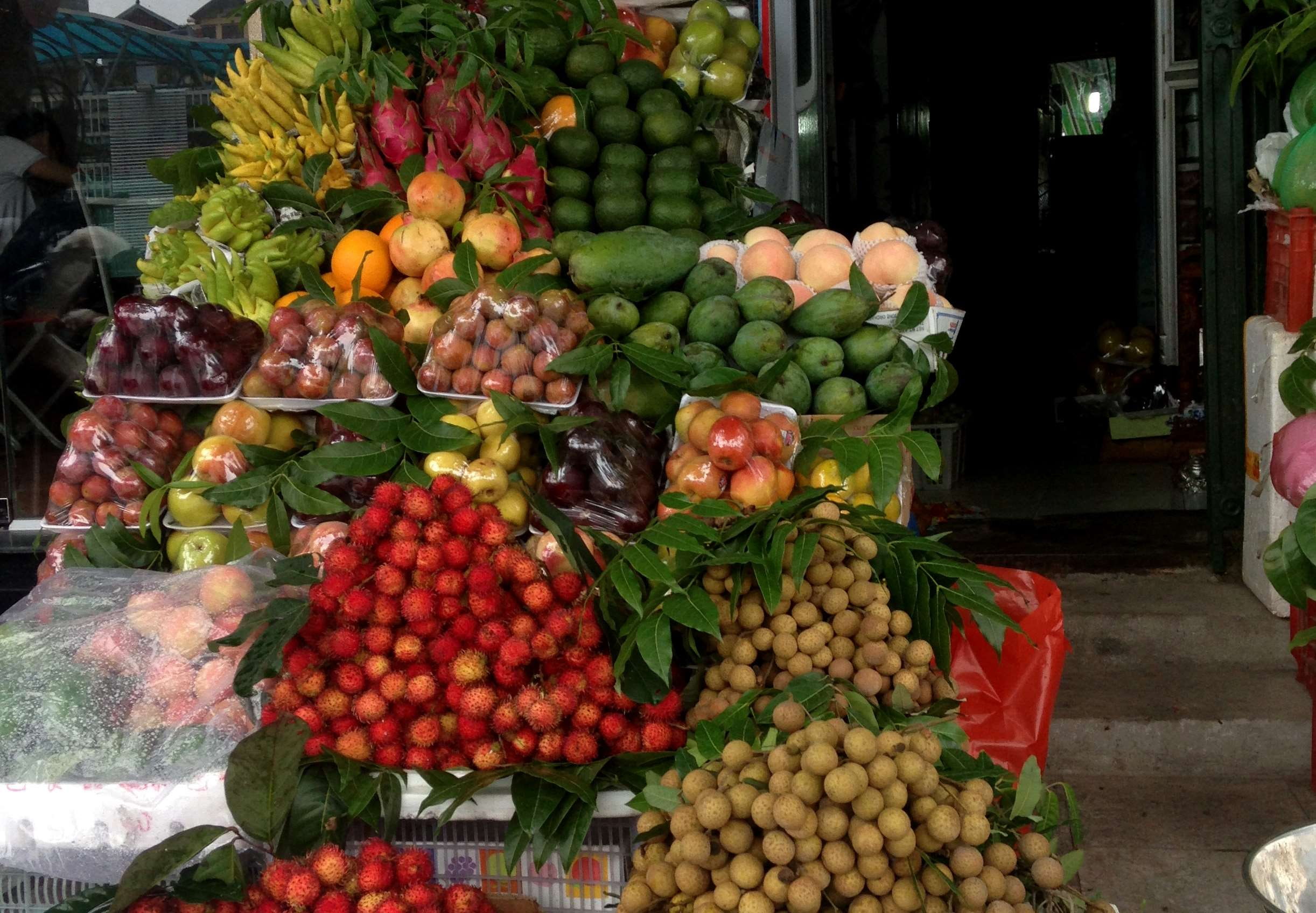 retail, food and drink, freshness, 1080P, ripe, tropical fruit, abundance, choice, wellbeing, fresh fruit, healthy eating, market stall, vegetable, sale, HD Wallpaper