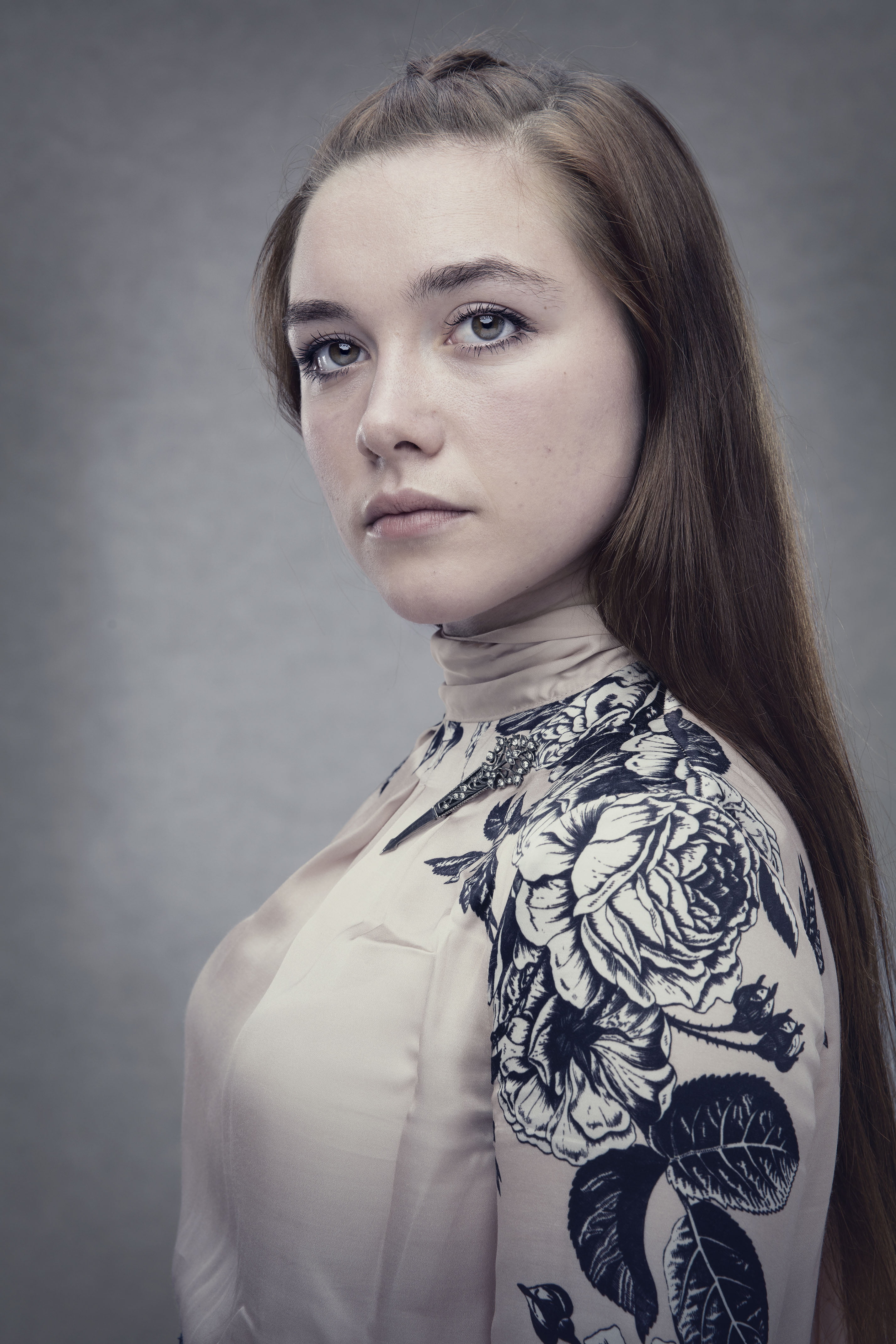 women, long hair, green eyes, 4K, brunette, Florence Pugh, actress, simple background, Phone HD Wallpaper