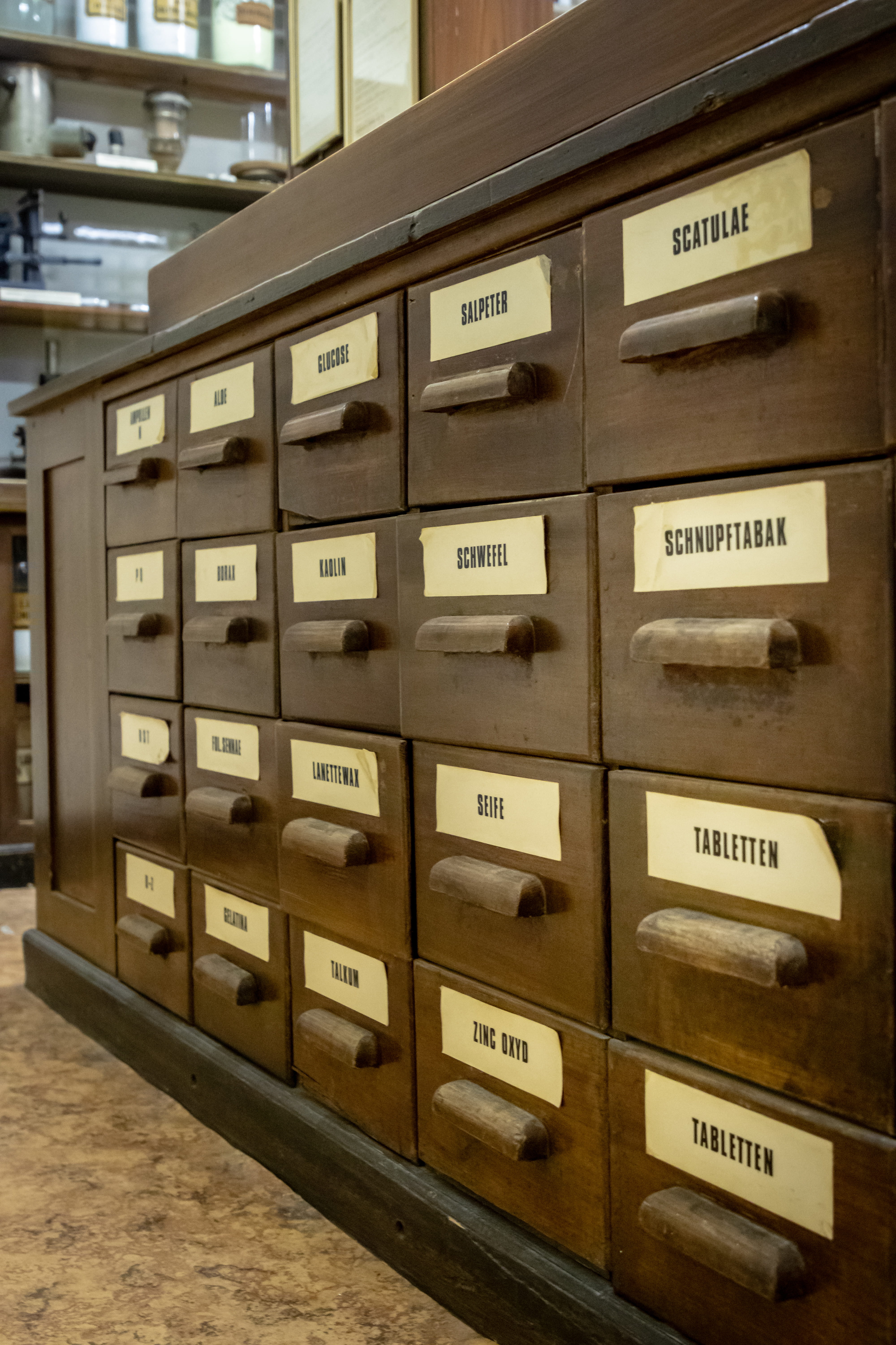 business, 5K, close-up, bookcase, technology, large group of objects, communication, medicine chest, locker, box, letter, public mailbox, shoe shop, postal office, Phone HD Wallpaper