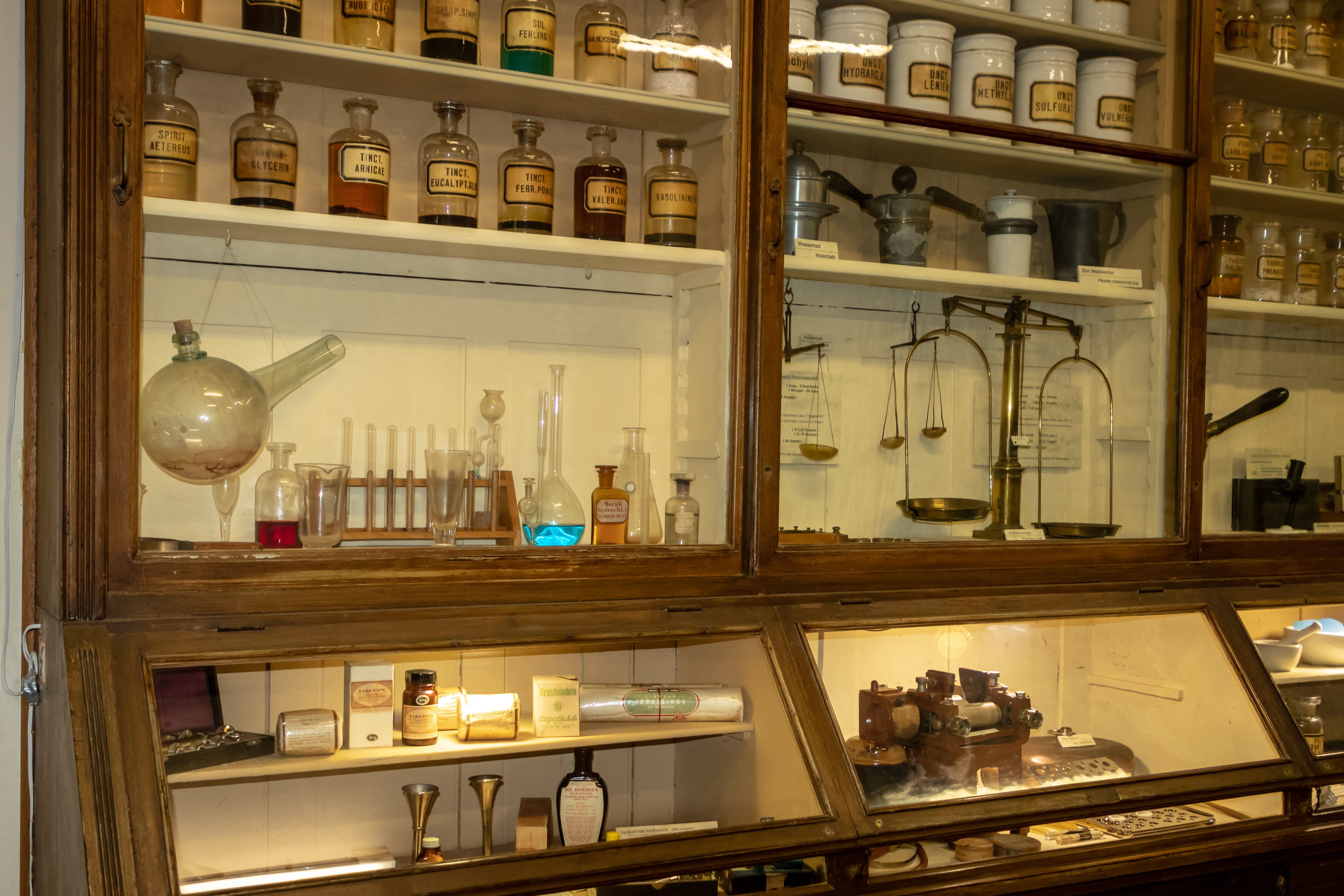 restaurant, household equipment, choice, shelves, china cabinet, still life, glass - material, jar, no people, shelf, shop, plywood, pub, cabinet, container, HD Wallpaper