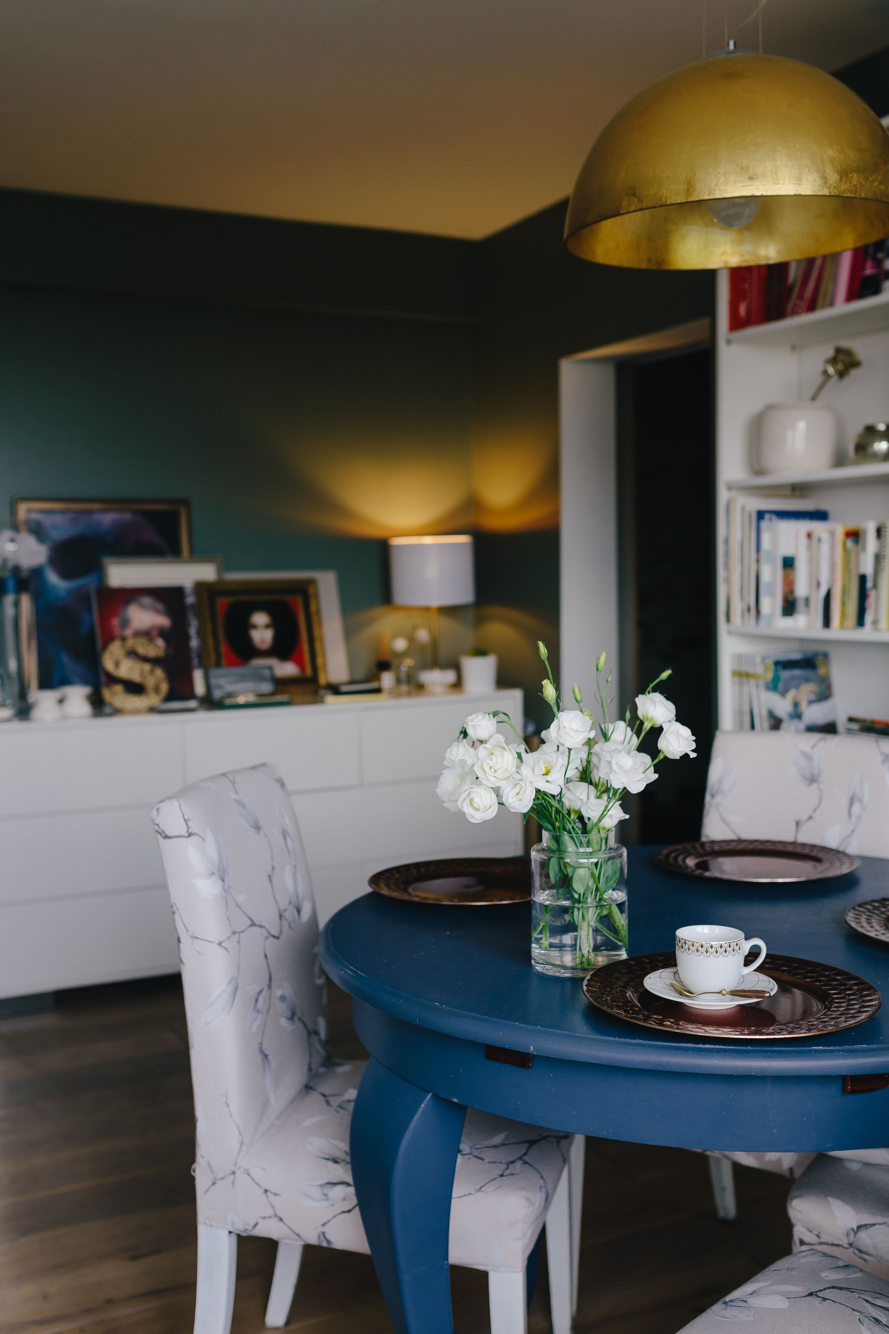 furniture, flower, interior design, apartment, table, focus on foreground, electric Lamp, food and drink, decoration, setting, design, 4K, flooring, decor, Phone HD Wallpaper