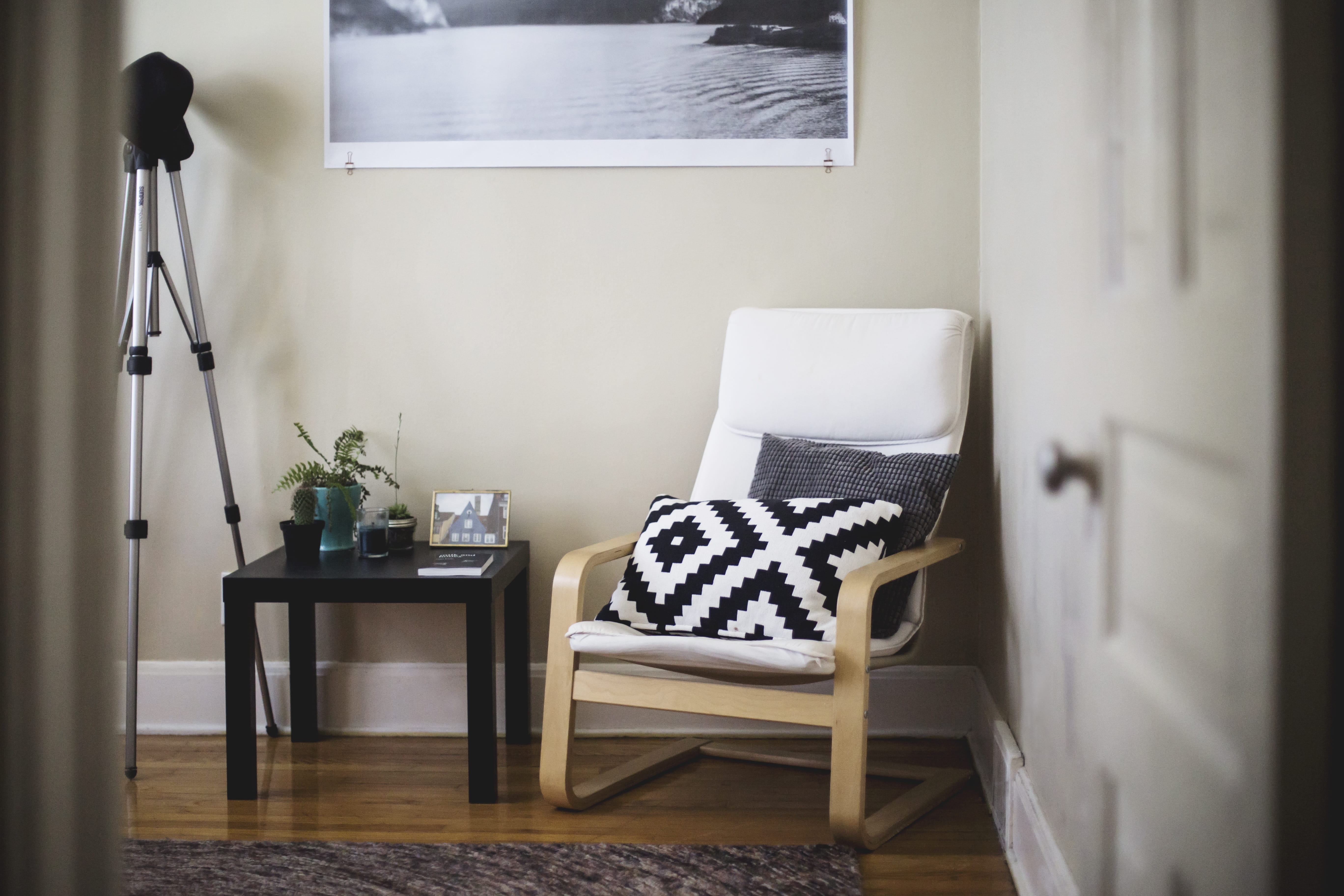 decor, end, interior, table, electric Lamp, pillow, luxury, room, chair, day, white, living room, wall - Building Feature, brown, comfortable, seat, padded, HD Wallpaper
