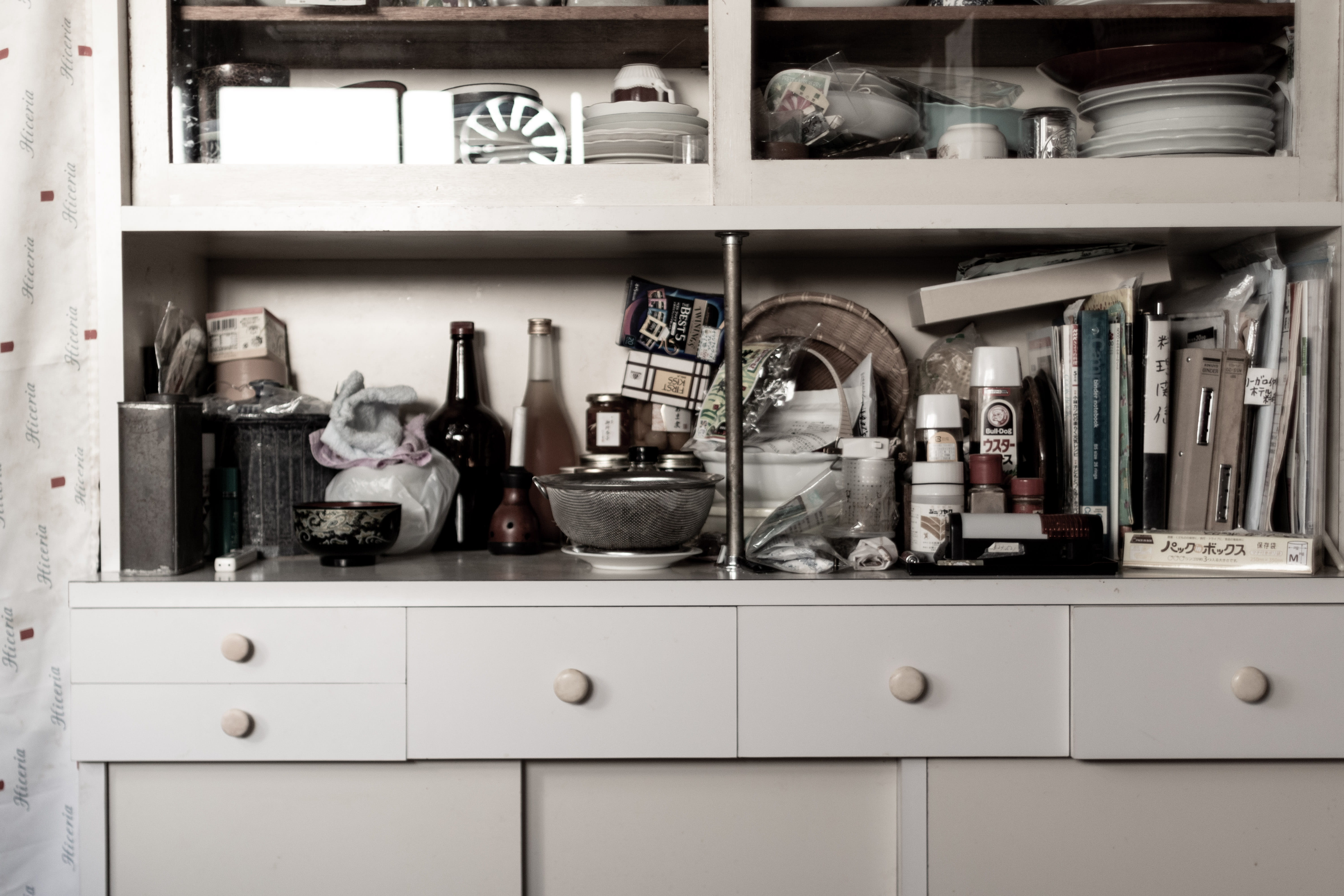 bottle, domestic kitchen, room, 5K, large group of objects, furniture, drawer, crockery, cabinet, arrangement, interior design, osaka, retoro, food and drink, HD Wallpaper