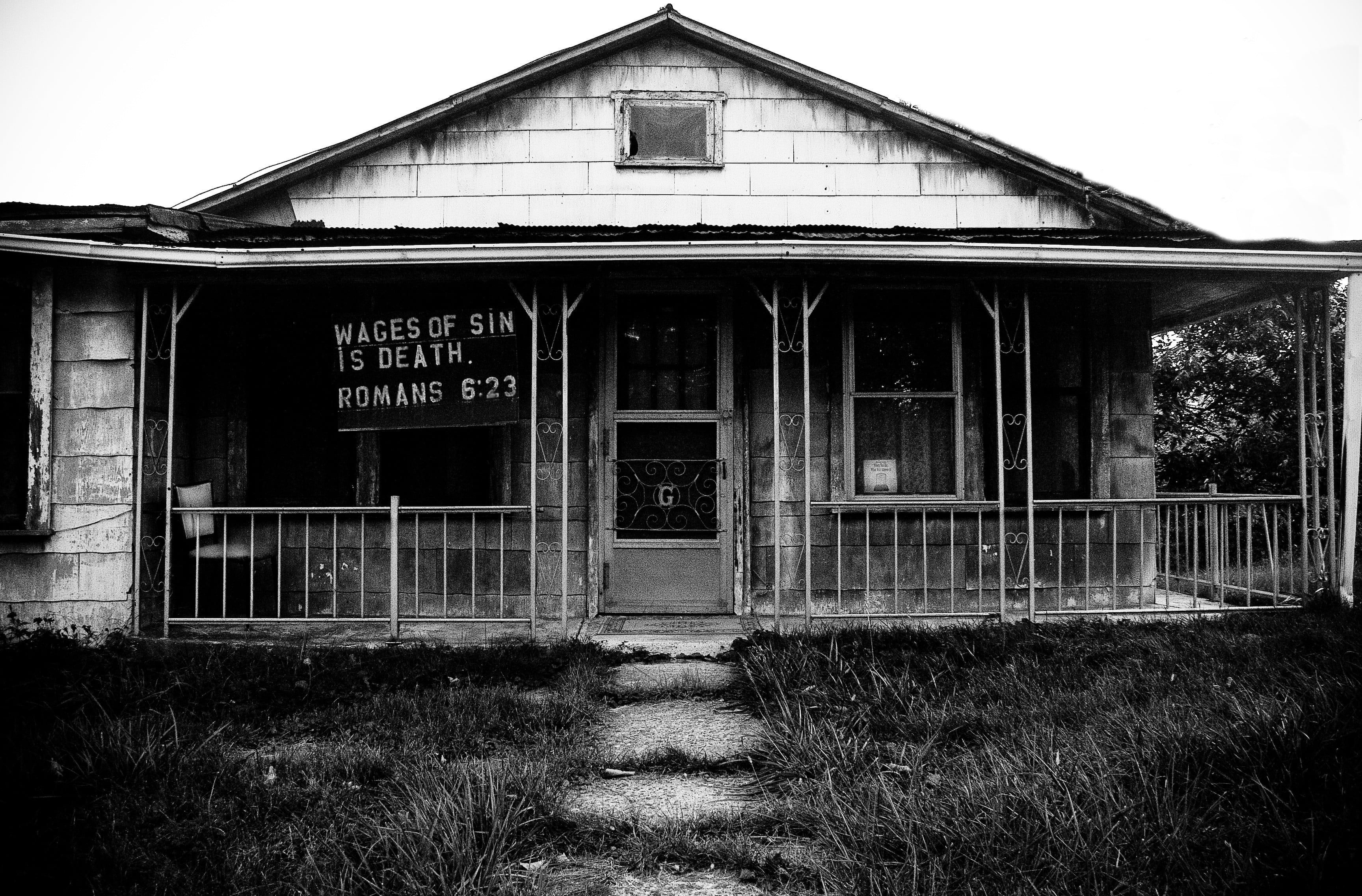 photo, old, entrance, architecture, outdoors, building, house, window, grayscale, abandoned, communication, day, 2K, building exterior, text, nature, monochrome, HD Wallpaper