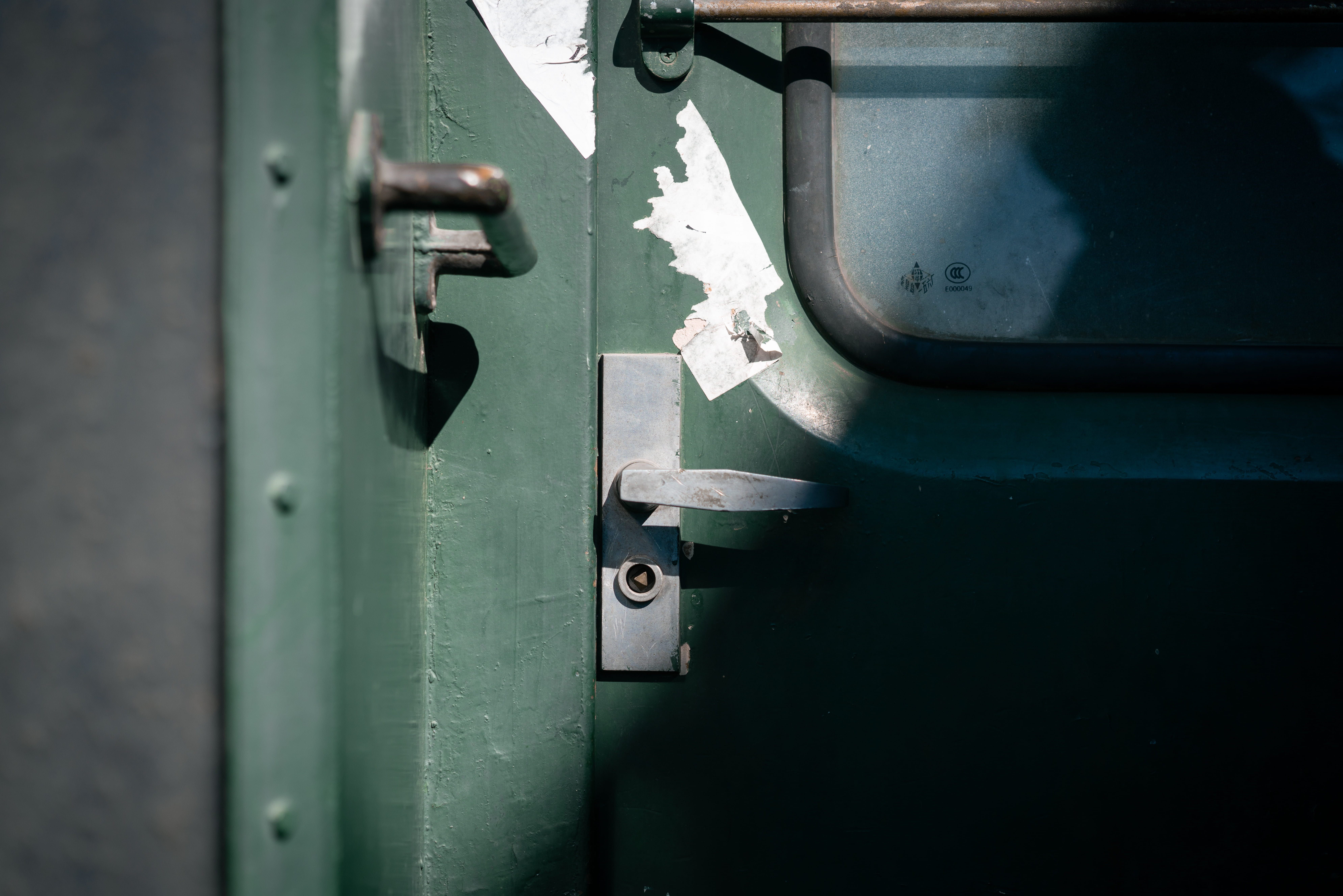 door, blossom, 8K, key, machine, train, latch, close-up, security, day, safety, bracket, slate, combination lock, window, safe, lock, flower, private mailbox, HD Wallpaper
