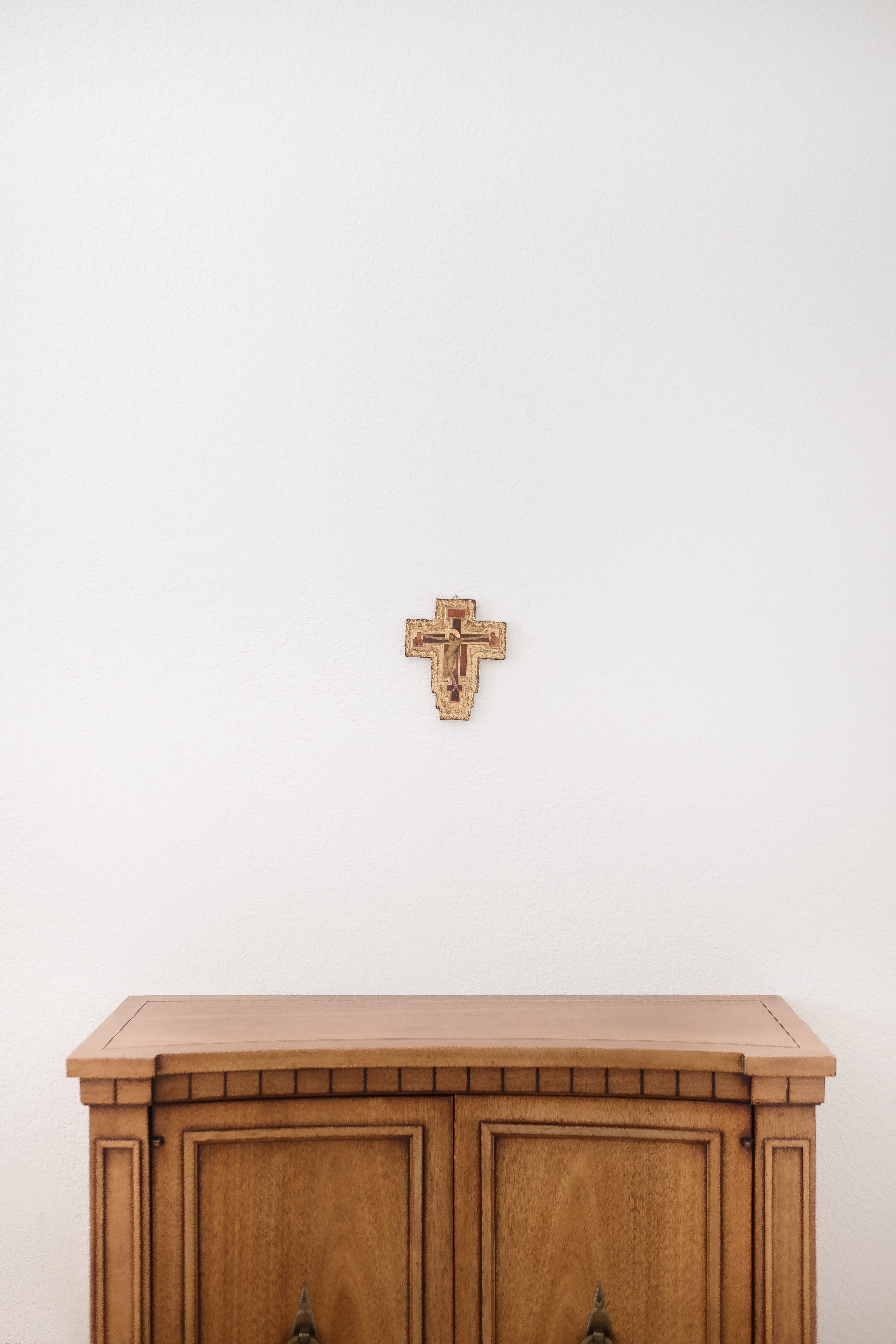 architecture, wood - material, retro styled, security, cross, 5K, white color, sideboard, sky, technology, no people, copy space, indoors, ceiling, building, Phone HD Wallpaper