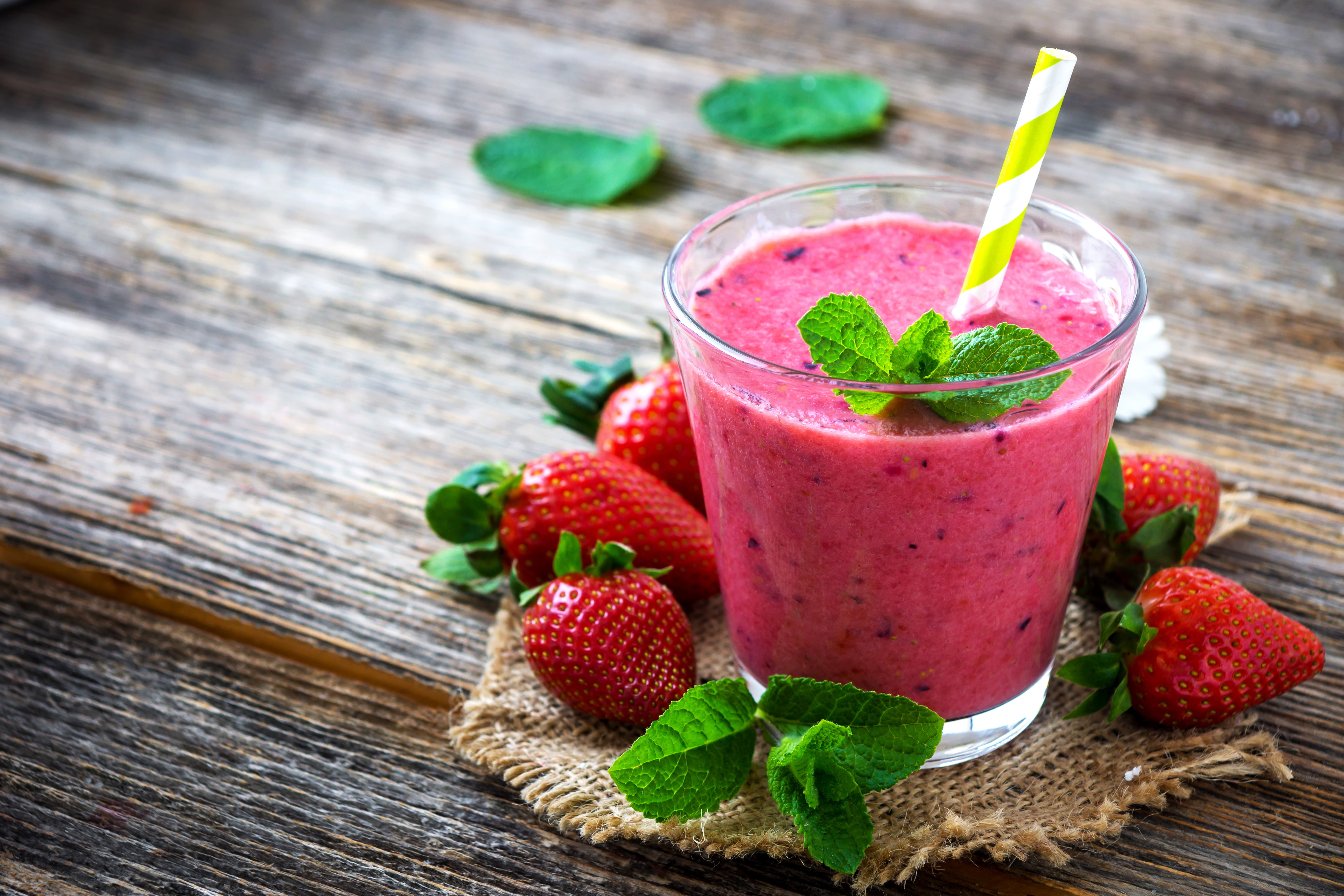 strawberry, mint, household equipment, drink, fruit, drinking glass, plant part, crockery, dessert, food, glass, freshness, leaf, mint leaf - culinary, HD Wallpaper