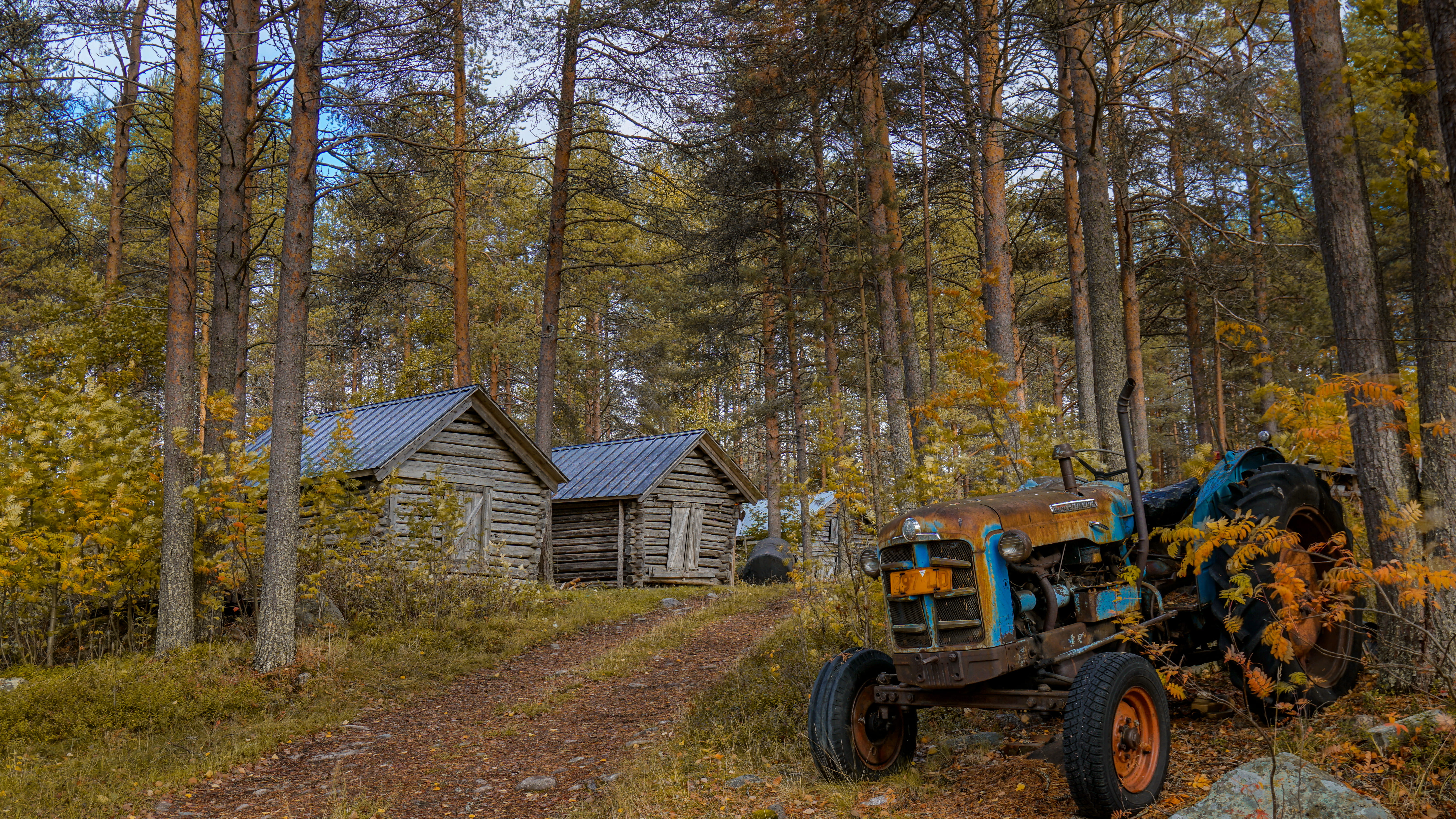 outdoors, rural, building, growth, forest, building exterior, tractor, mode of transportation, vehicle, built structure, blue, nature, finland, no people, HD Wallpaper