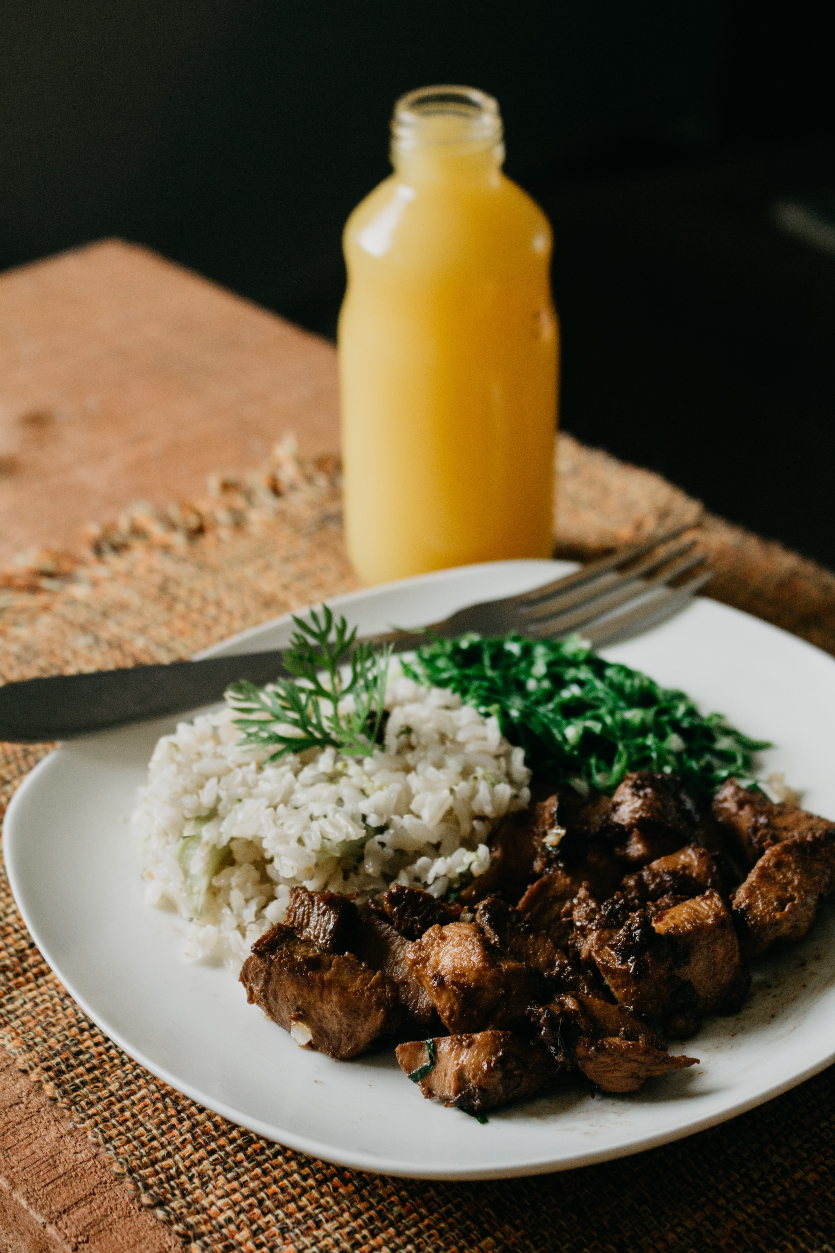 grain, no people, food and drink, meat, supper, red meat, serving size, crockery, vegetable, breakfast, indoors, produce, ready-to-eat, meat loaf, juice, Phone HD Wallpaper