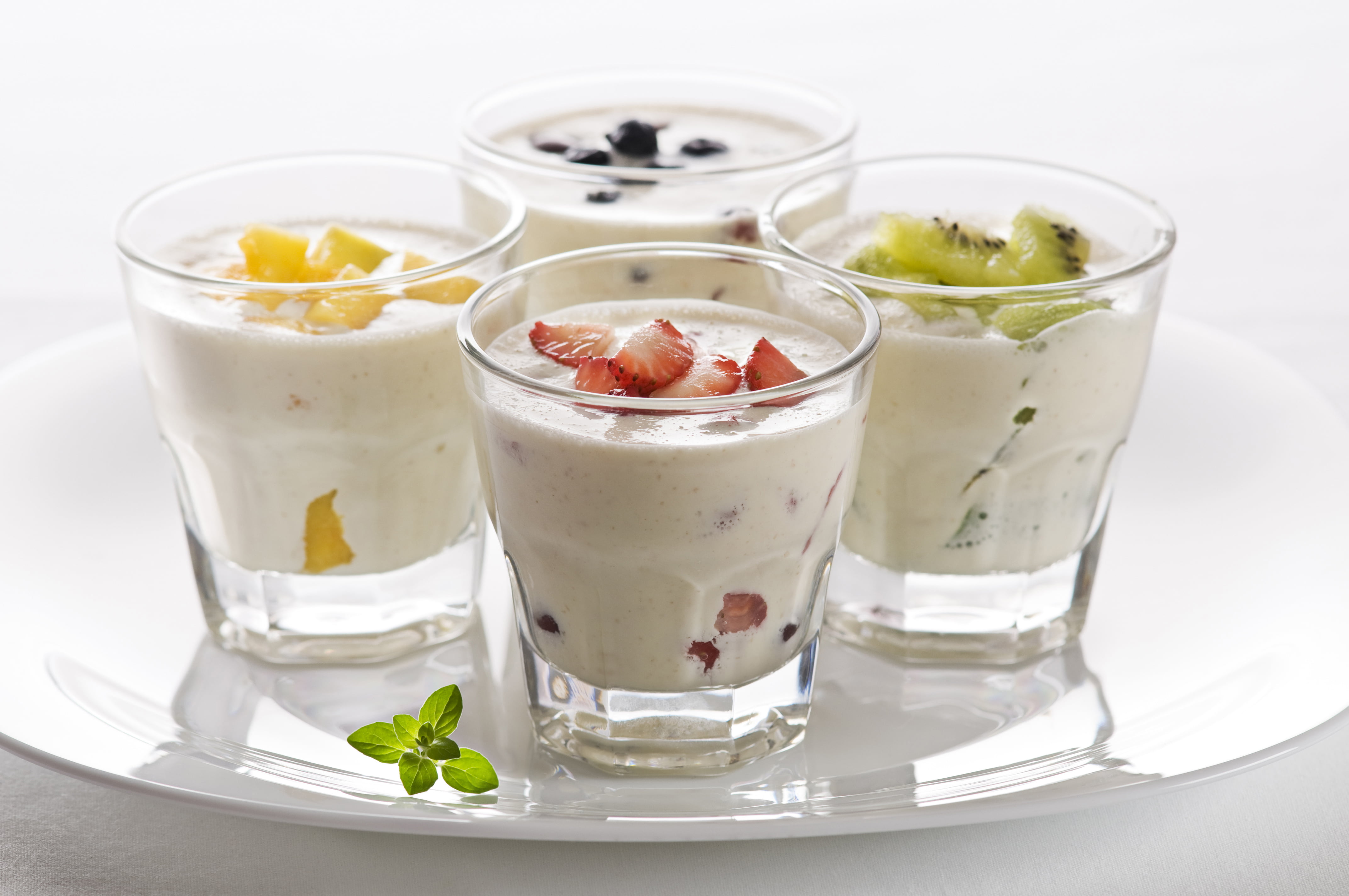 ready-to-eat, garnish, food and drink, no people, blueberries, studio shot, glass, indulgence, healthy eating, freshness, dairy product, food, glass - material, HD Wallpaper