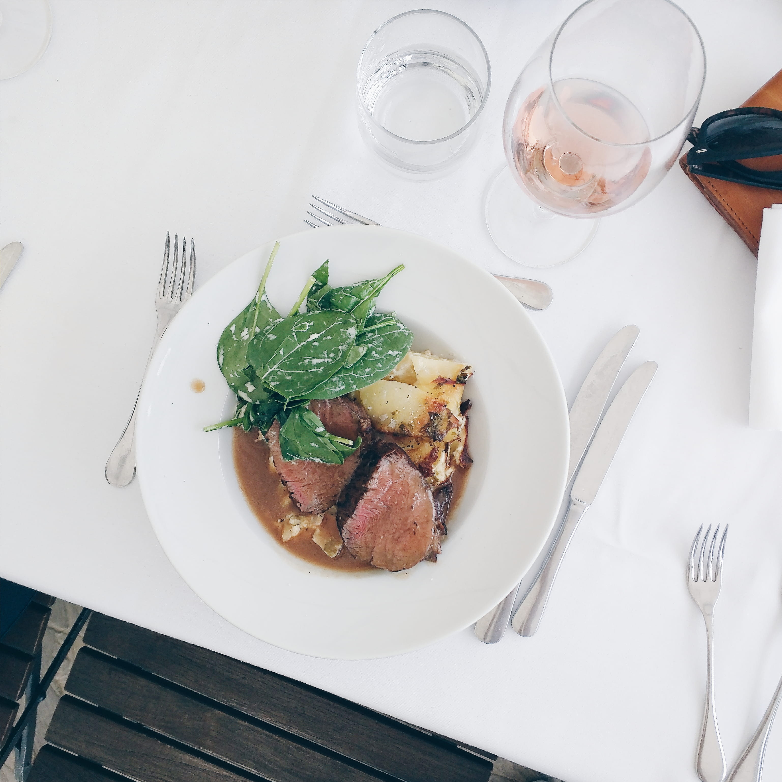 fork, table knife, table, potatoes, gourmet, food, dinner, directly above, healthy Eating, drink, glass, top view, lunch, beef, meat, freshness, beef steak, HD Wallpaper