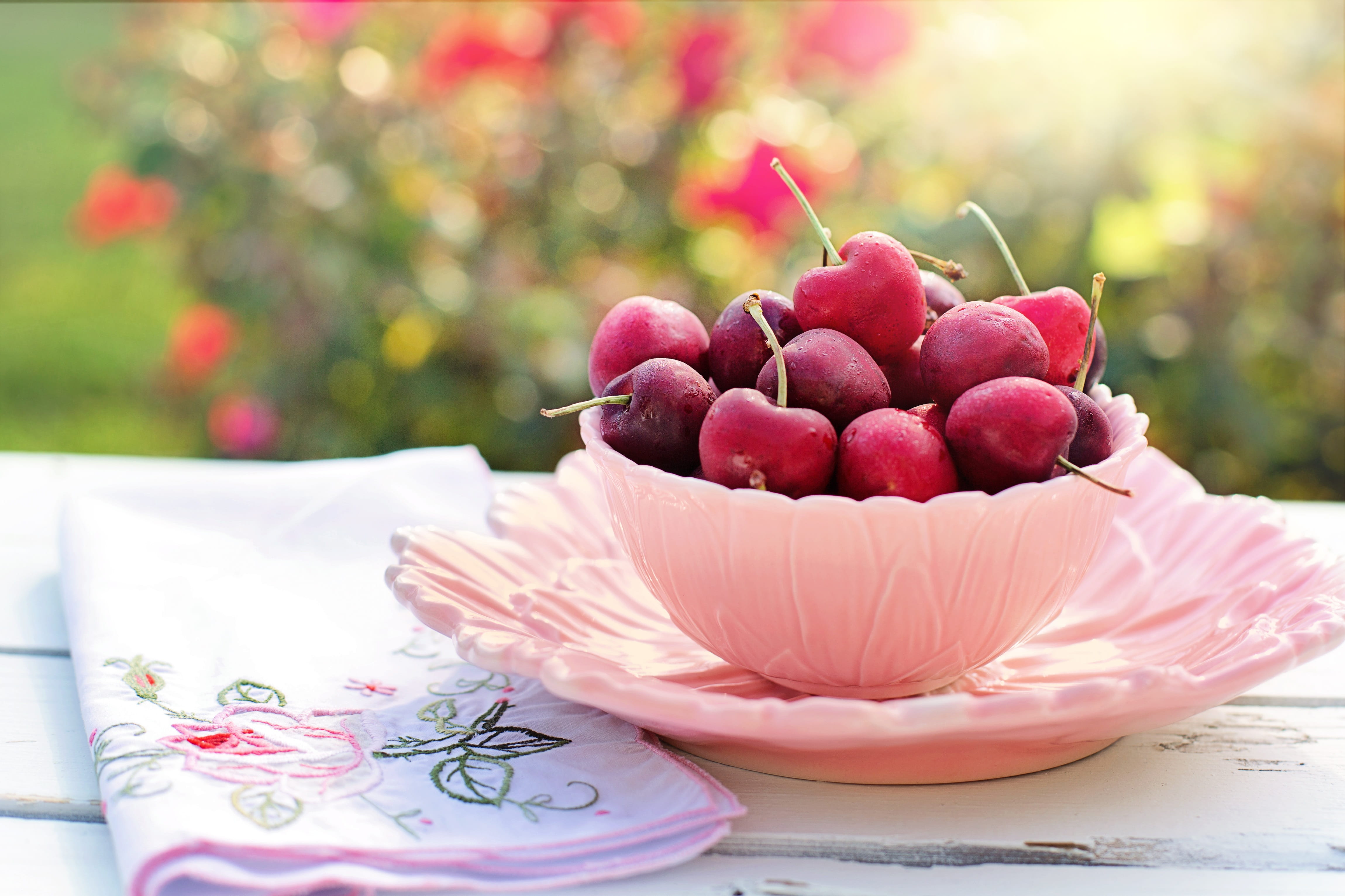 diet, focus on foreground, cloth, plate, berry Fruit, delicious, nutrition, nature, pink Color, vegetarian, morning, pink, day, table, sweet Food, celebration, HD Wallpaper
