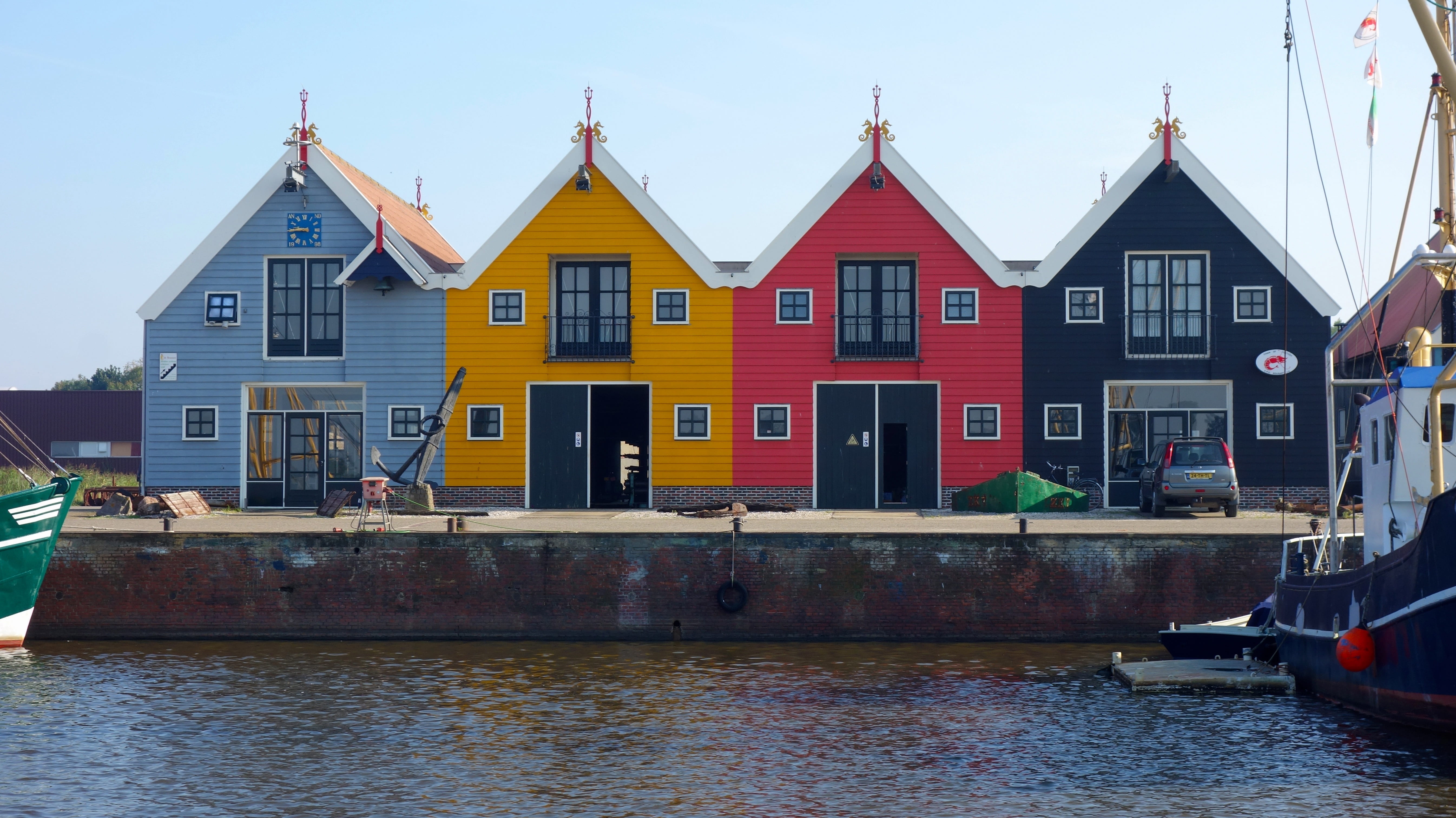 groningen, architecture, holland, yellow, water, residential district, building, buildings, row, outdoors, tourism, transportation, warehouses, city, built structure, HD Wallpaper