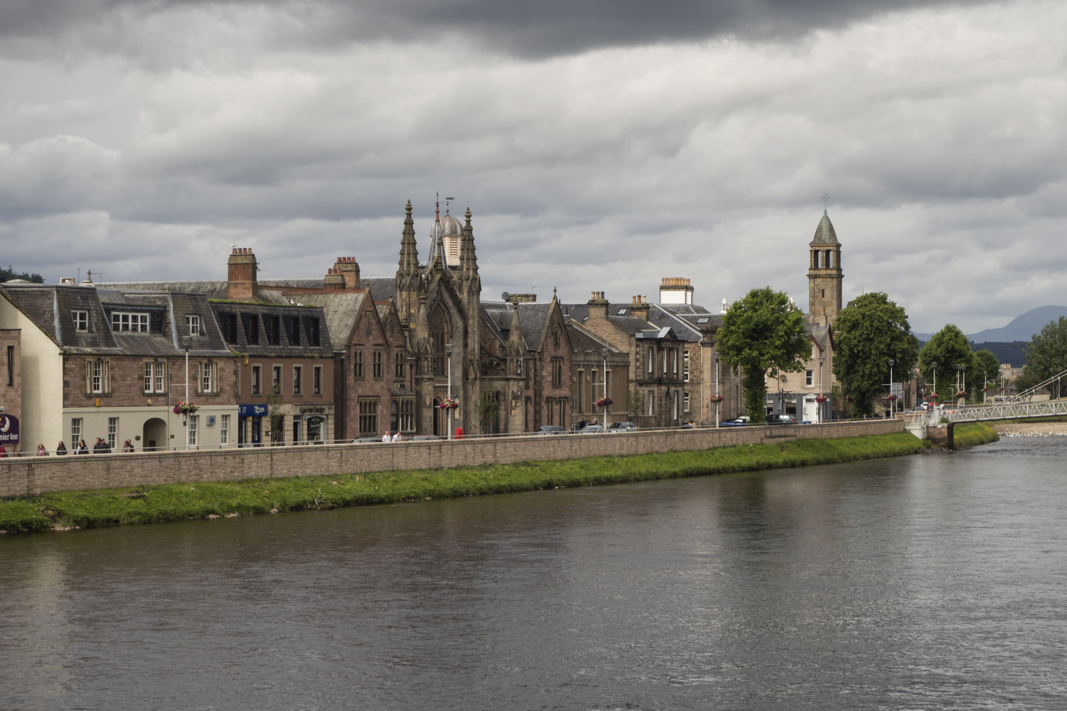 cloud - sky, scotland, waterfront, water, travel destinations, the past, built structure, spire, sky, outdoors, plant, no people, inverness, building, city, HD Wallpaper