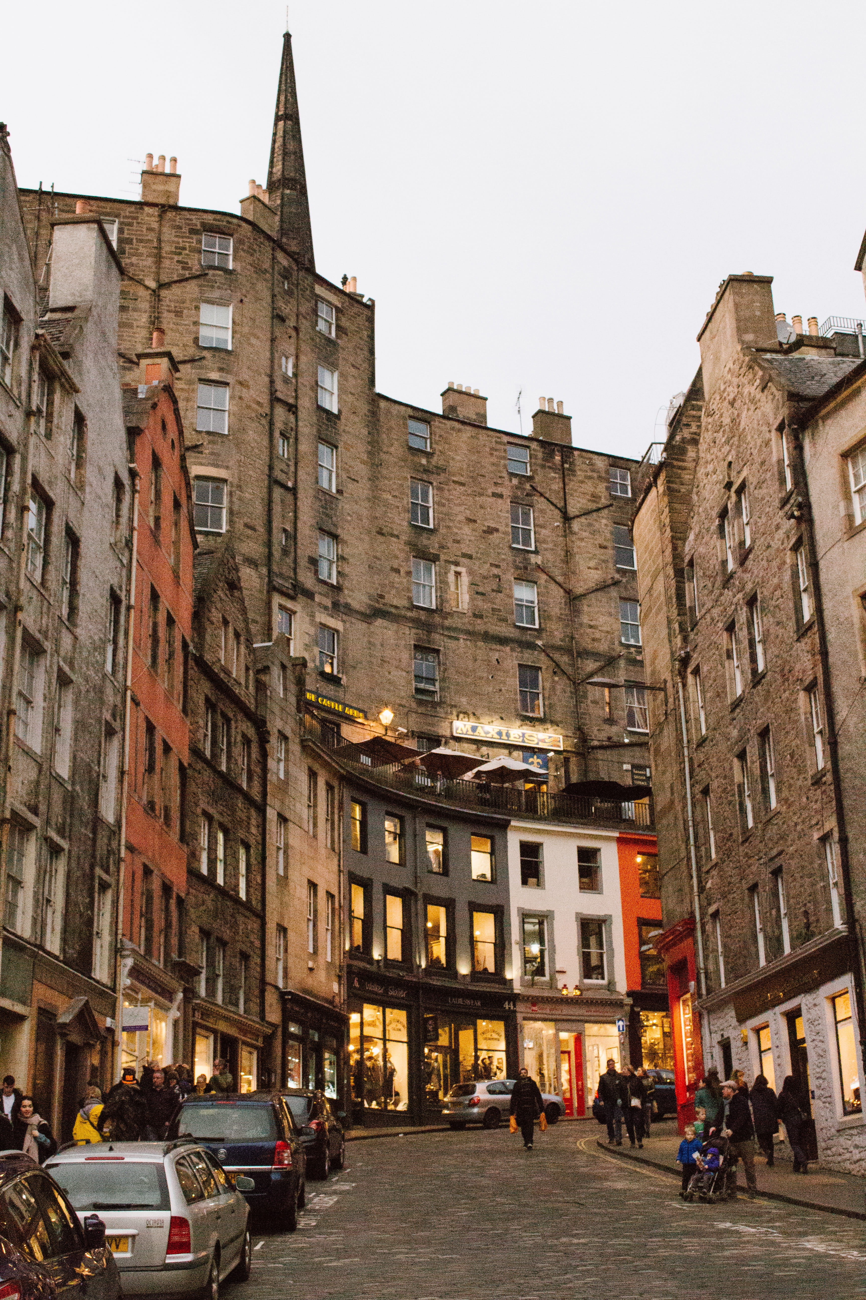 building, built structure, clear sky, city, united kingdom, day, sky, victoria street, outdoors, scotland, incidental people, street, window, building exterior, Phone HD Wallpaper