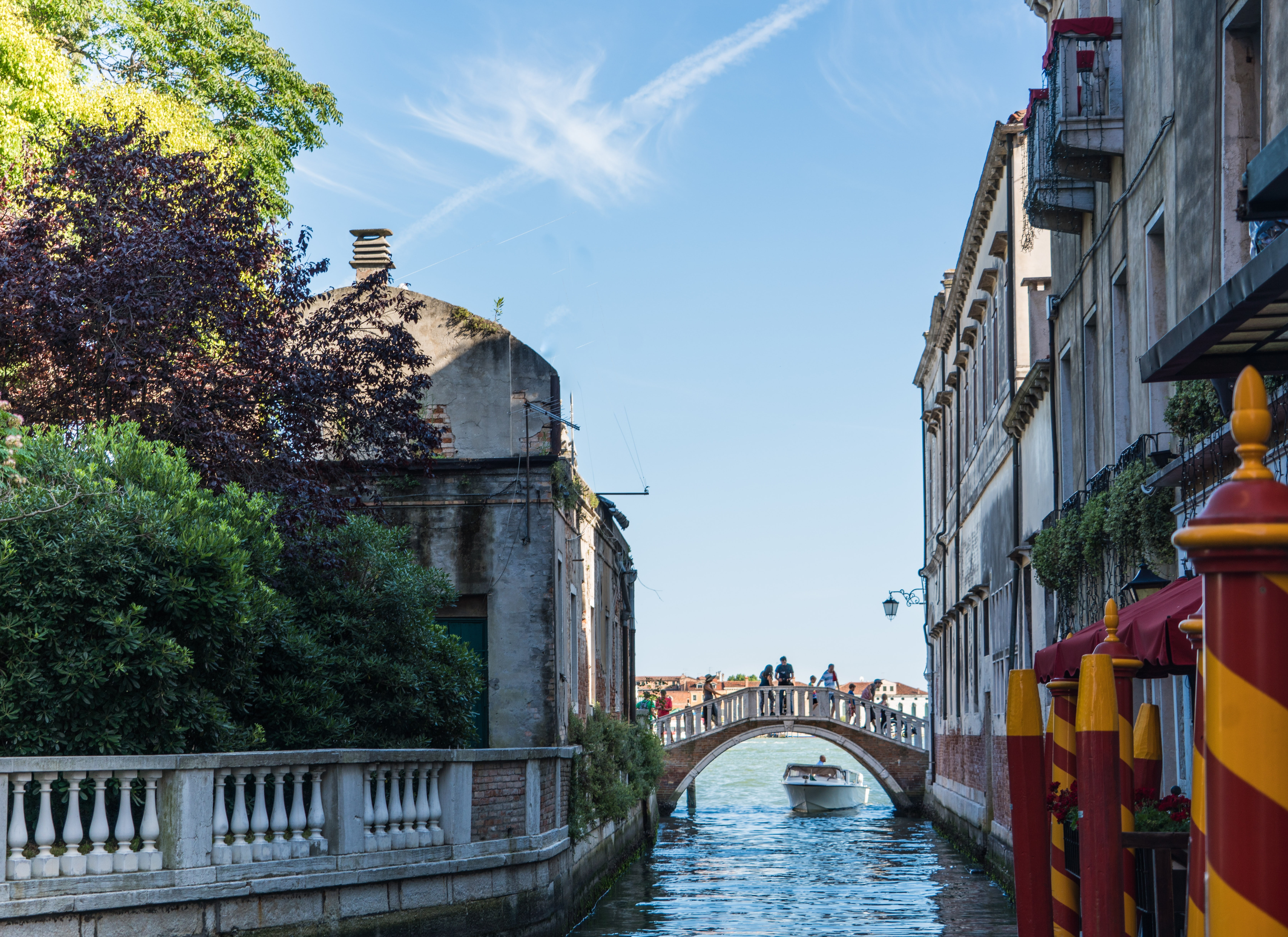 bridge, outdoors, venice, sky, transportation, footbridge, residential district, venezia, venice - Italy, river, built structure, street, building, tourism, HD Wallpaper
