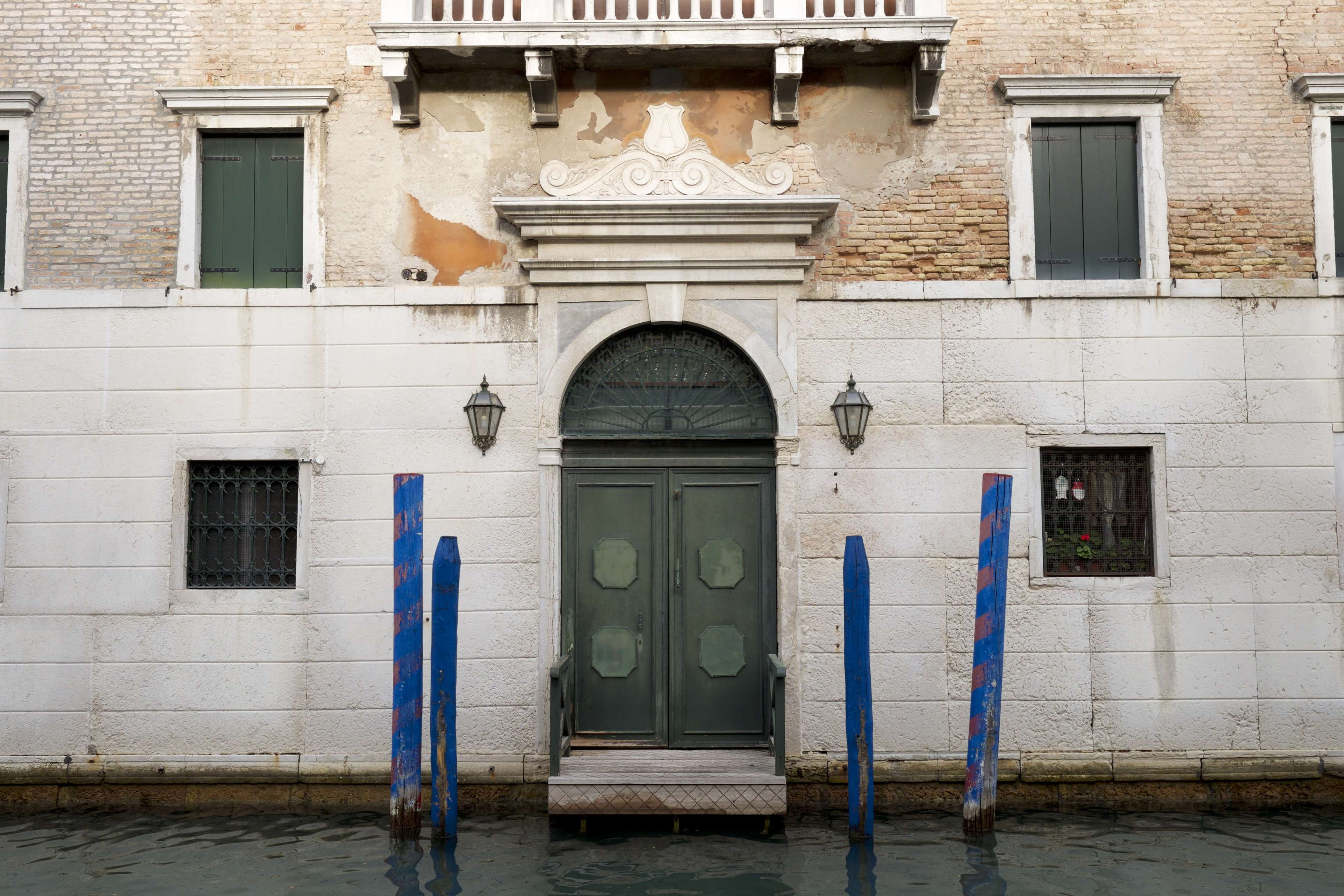 venice, door, 4K, architecture, residential district, house, the past, closed, style, no people, bricks, outdoors, travel, entrance, wall, day, building, HD Wallpaper