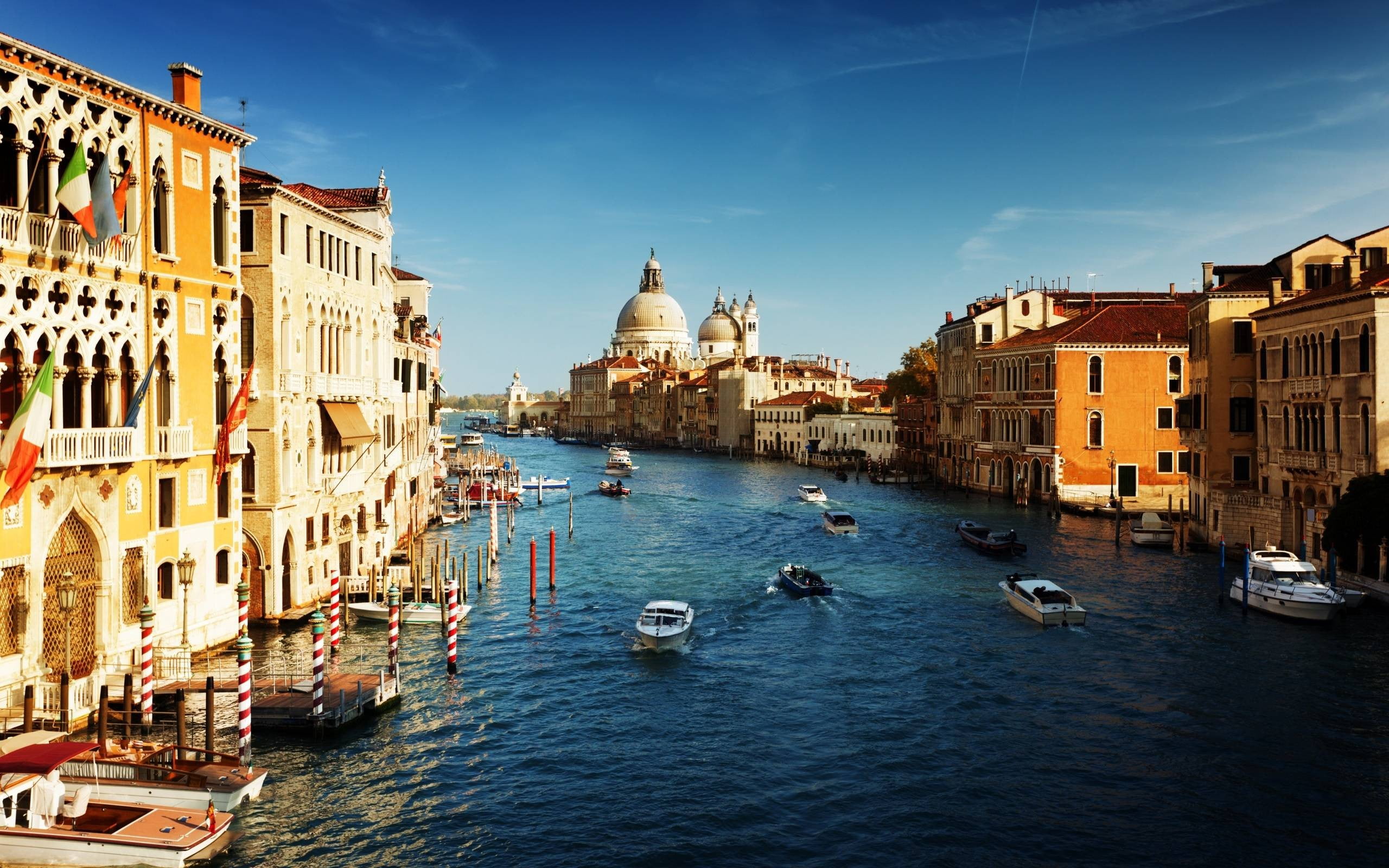 canal, white, built structure, city, architecture, mode of transportation, transportation, nautical vessel, sky, boat, waterfront, travel, 2K, building exterior, HD Wallpaper