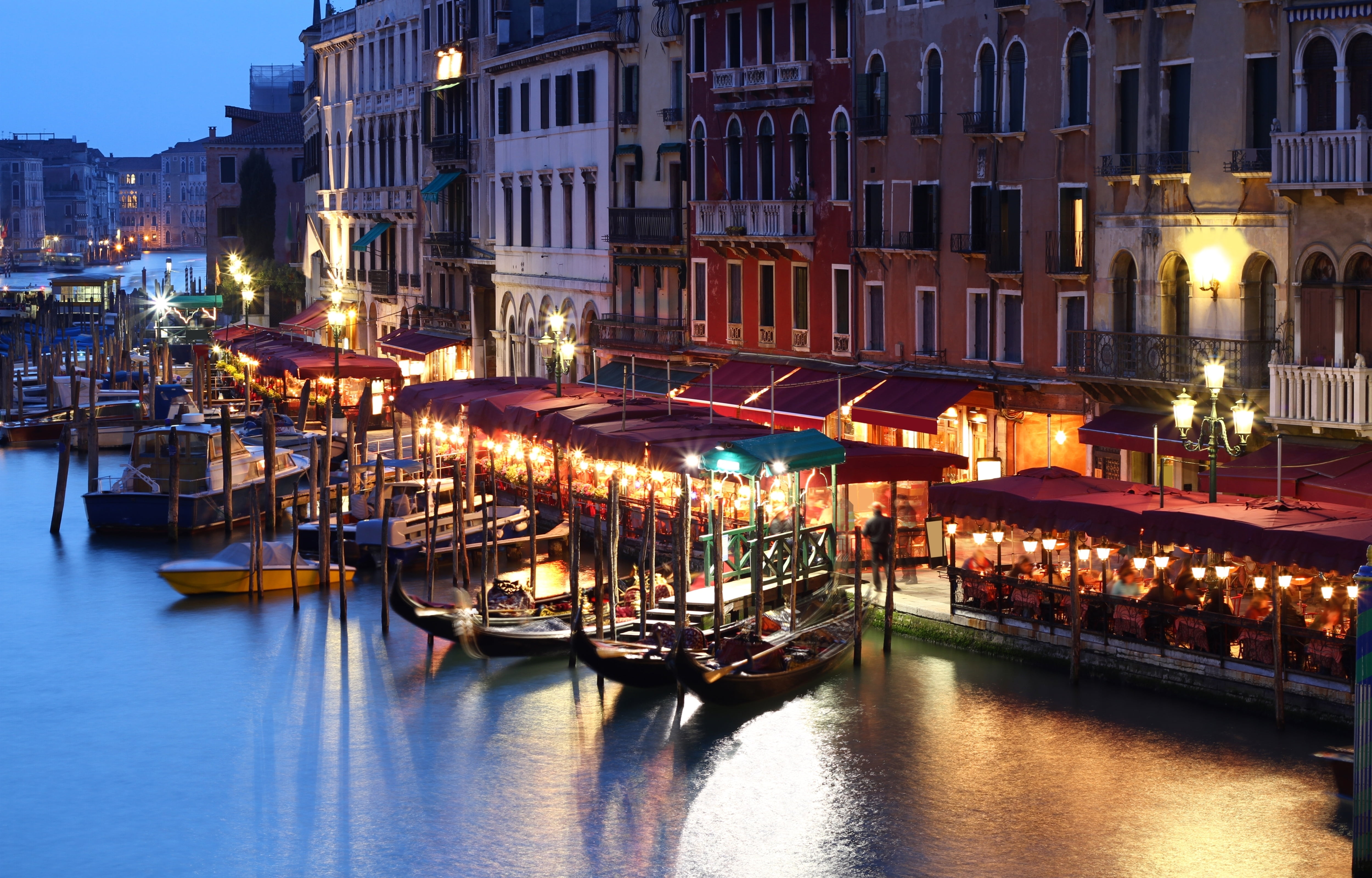 street, vacations, cafe, venice, building Exterior, travel, building, europe, famous Place, night, channel, transportation, travel Locations, history, moored, HD Wallpaper