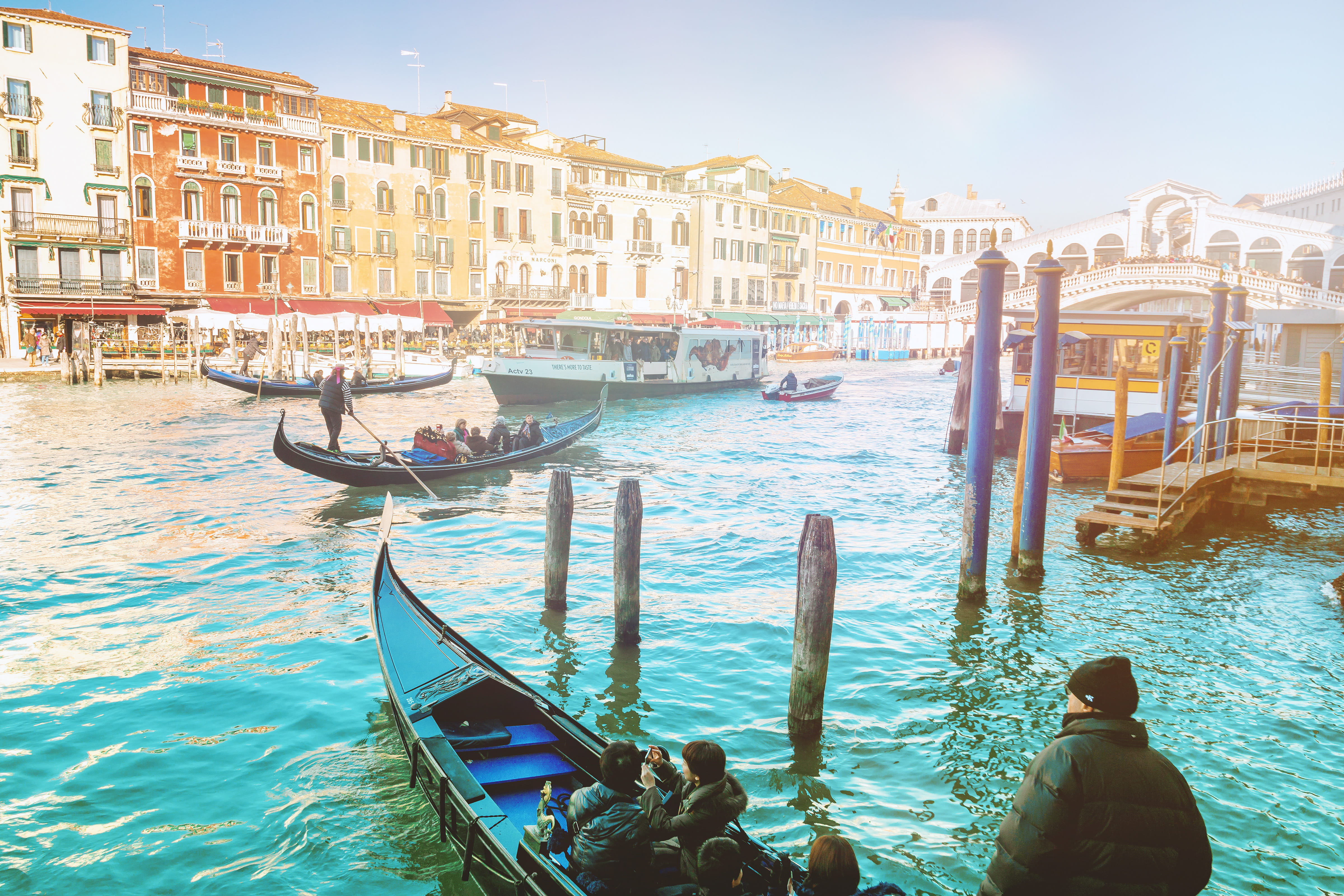 italy, built structure, architecture, sky, view, water, travel destinations, nautical vessel, canal, group of people, gondola - traditional boat, rialto, HD Wallpaper