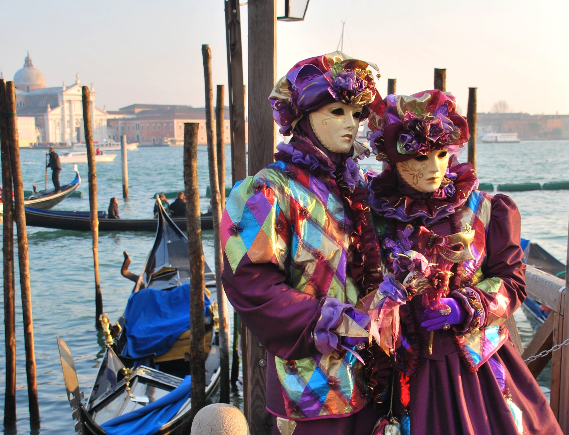 teal, boat, venice, canal, togetherness, woman, building exterior, 1080P, two people, day, outdoors, mid adult, transportation, purple, built structure, HD Wallpaper