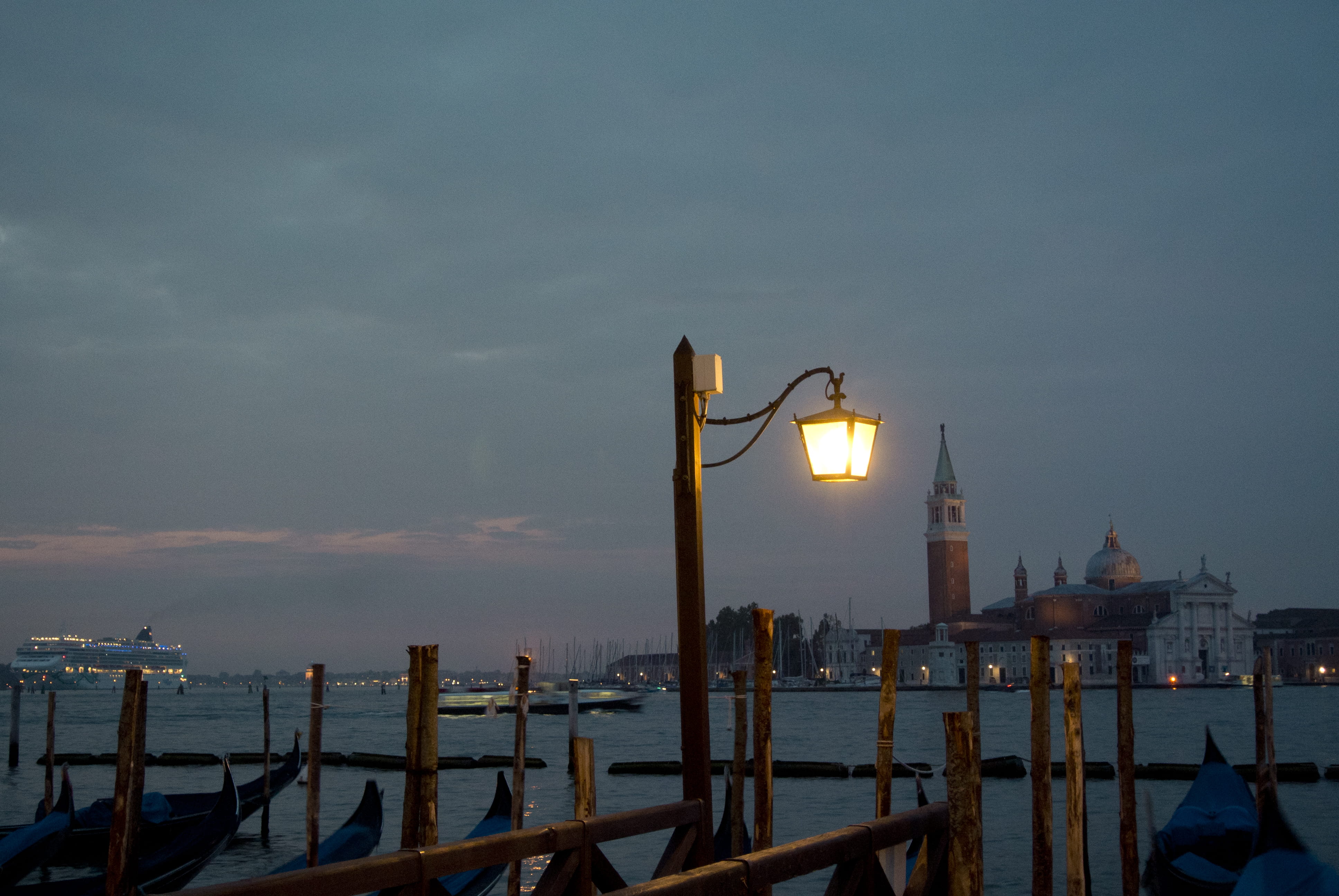 nature, building exterior, city, street, san giorgio maggiore, building, wooden post, architecture, illuminated, lighting equipment, 4K, canal, nautical vessel, HD Wallpaper