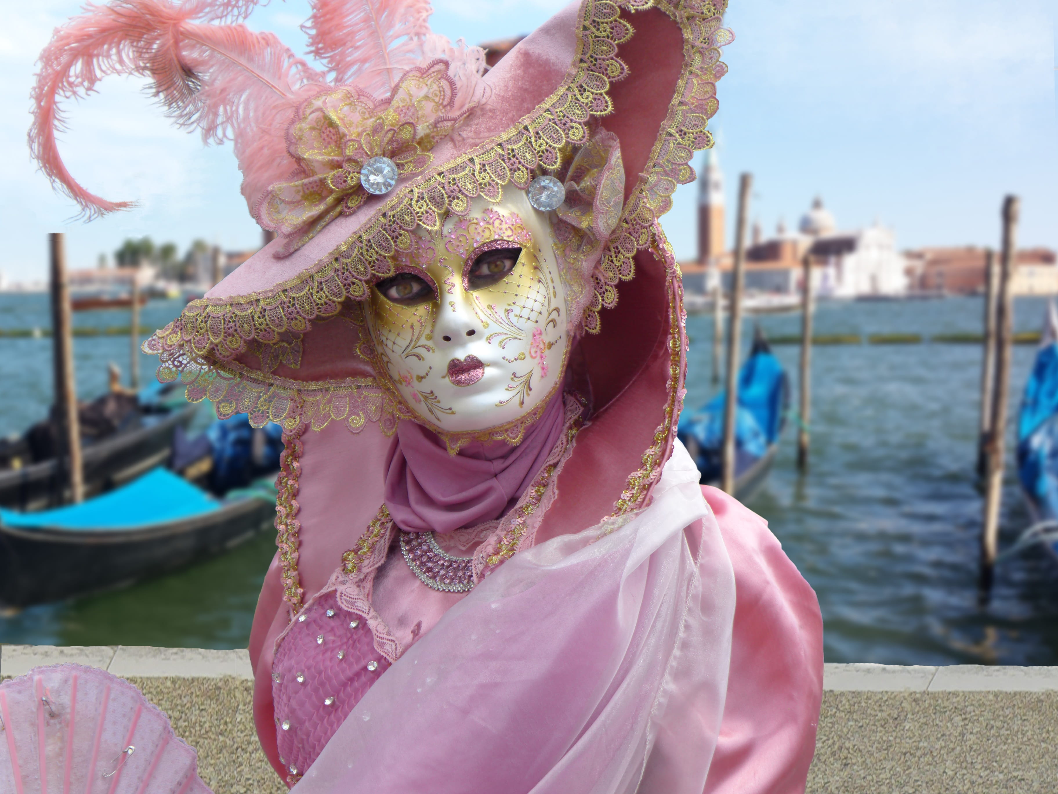 dress, mask of venice, outdoors, masks, real people, canal, body, only women, 2K, Elizabeth collar, lifestyles, water, unrecognizable person, pink, costume, HD Wallpaper