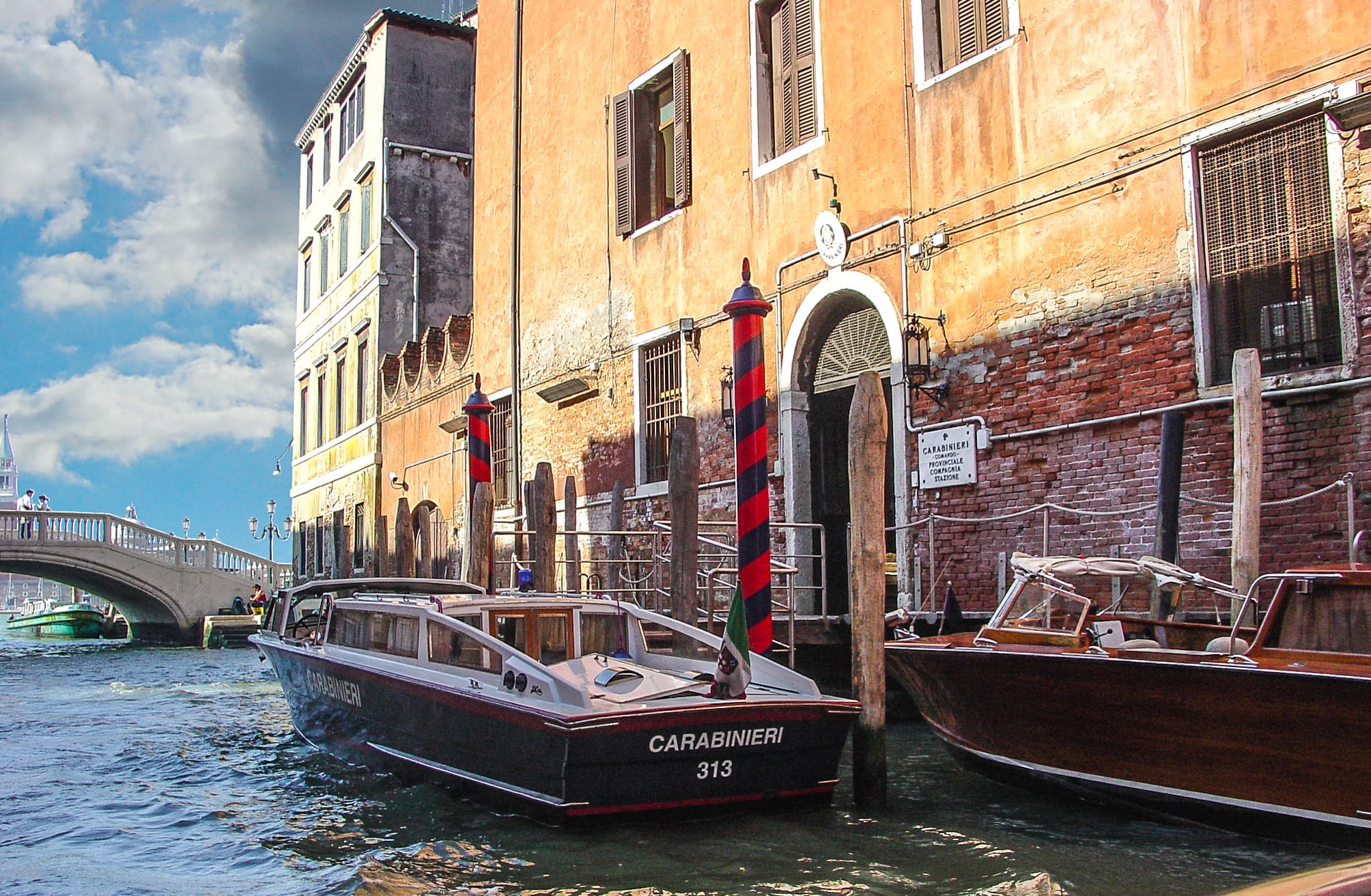 nautical vessel, building, bridge - man made structure, italian, passenger craft, venice, bridge, station, transportation, carabinieri, water, 1080P, outdoors, HD Wallpaper