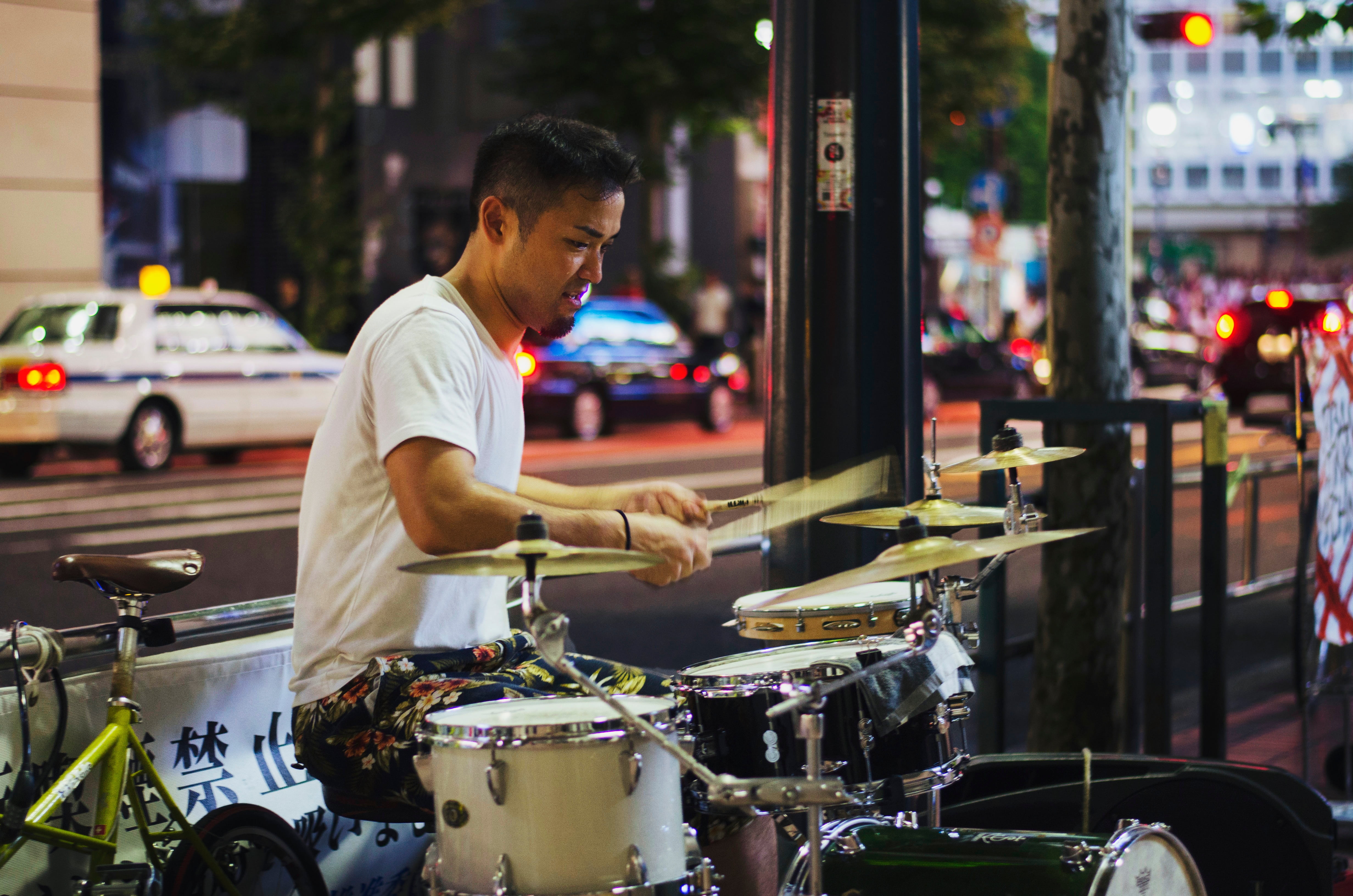 road, lifestyles, transportation, real people, adults only, focus on foreground, 4K, people, one person, light, street, mode of transportation, drums, HD Wallpaper
