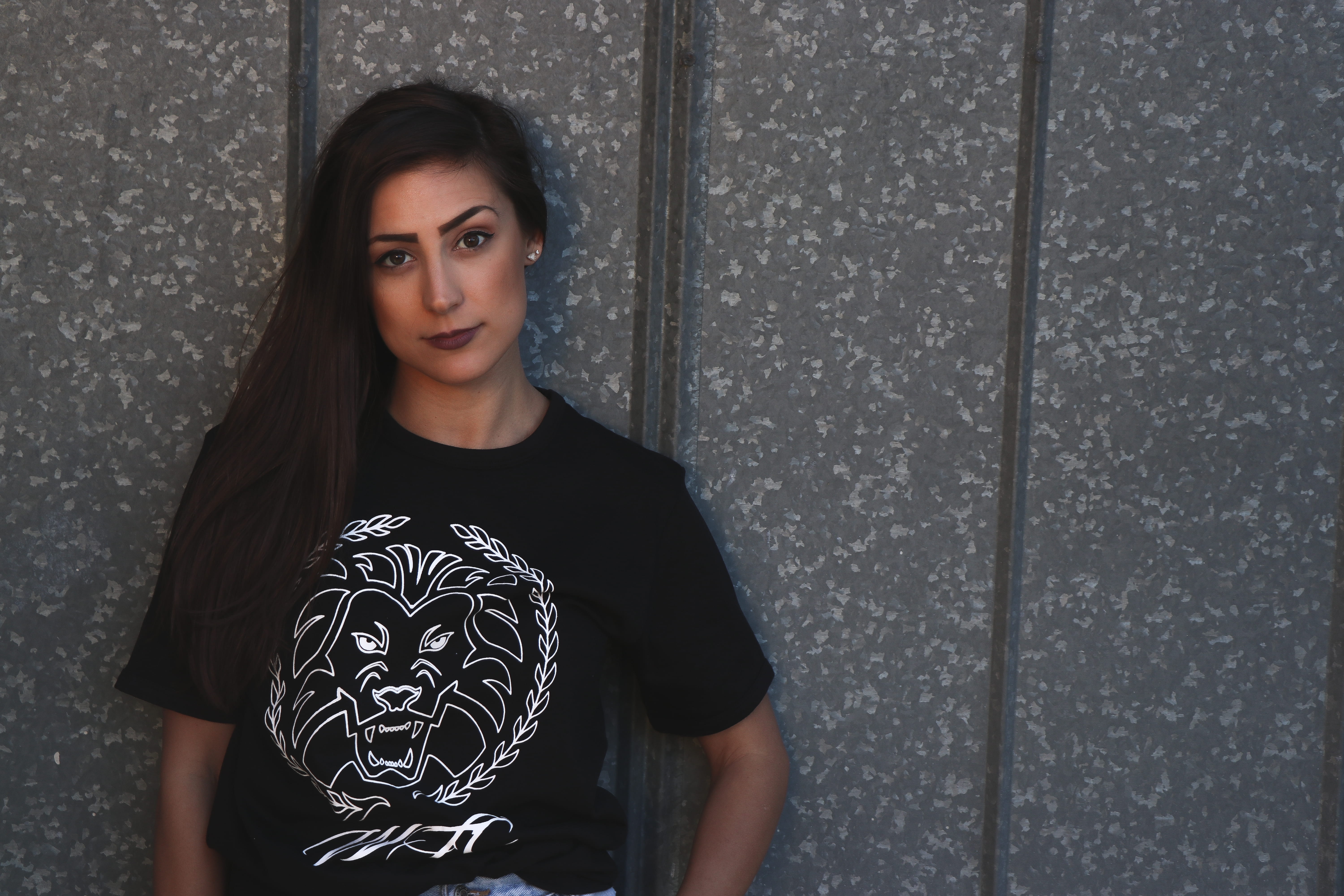 cute, hairstyle, attractive, indoors, standing, lips, photoshoot, tiger, neck, printed, style, leisure activity, hair, adult, wear, crew, casual clothing, HD Wallpaper