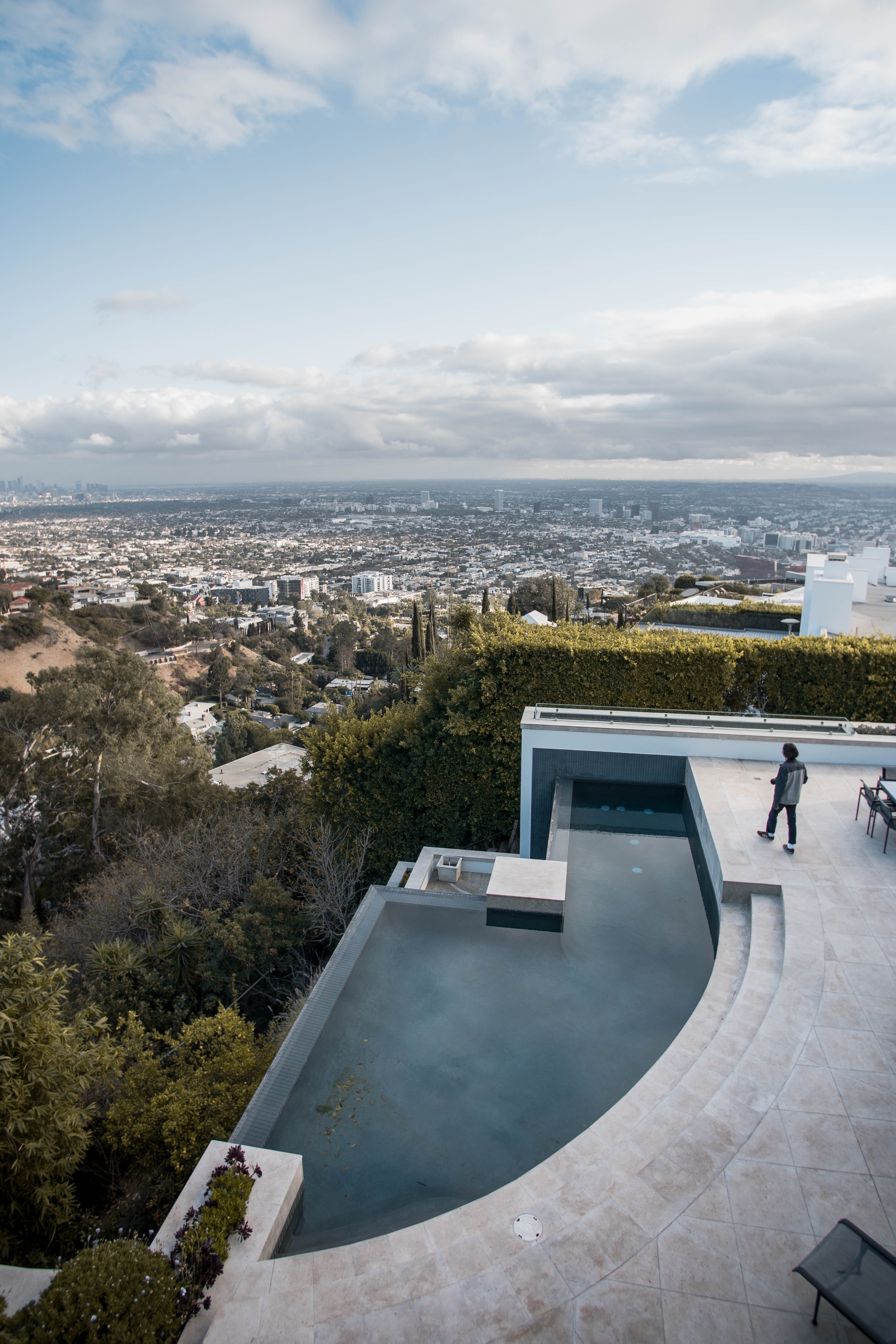 building terrace, building, day, built structure, united states, hollywood, outdoors, tree, cityscape, city, 5K, residential district, sky, hollywood hills, Phone HD Wallpaper