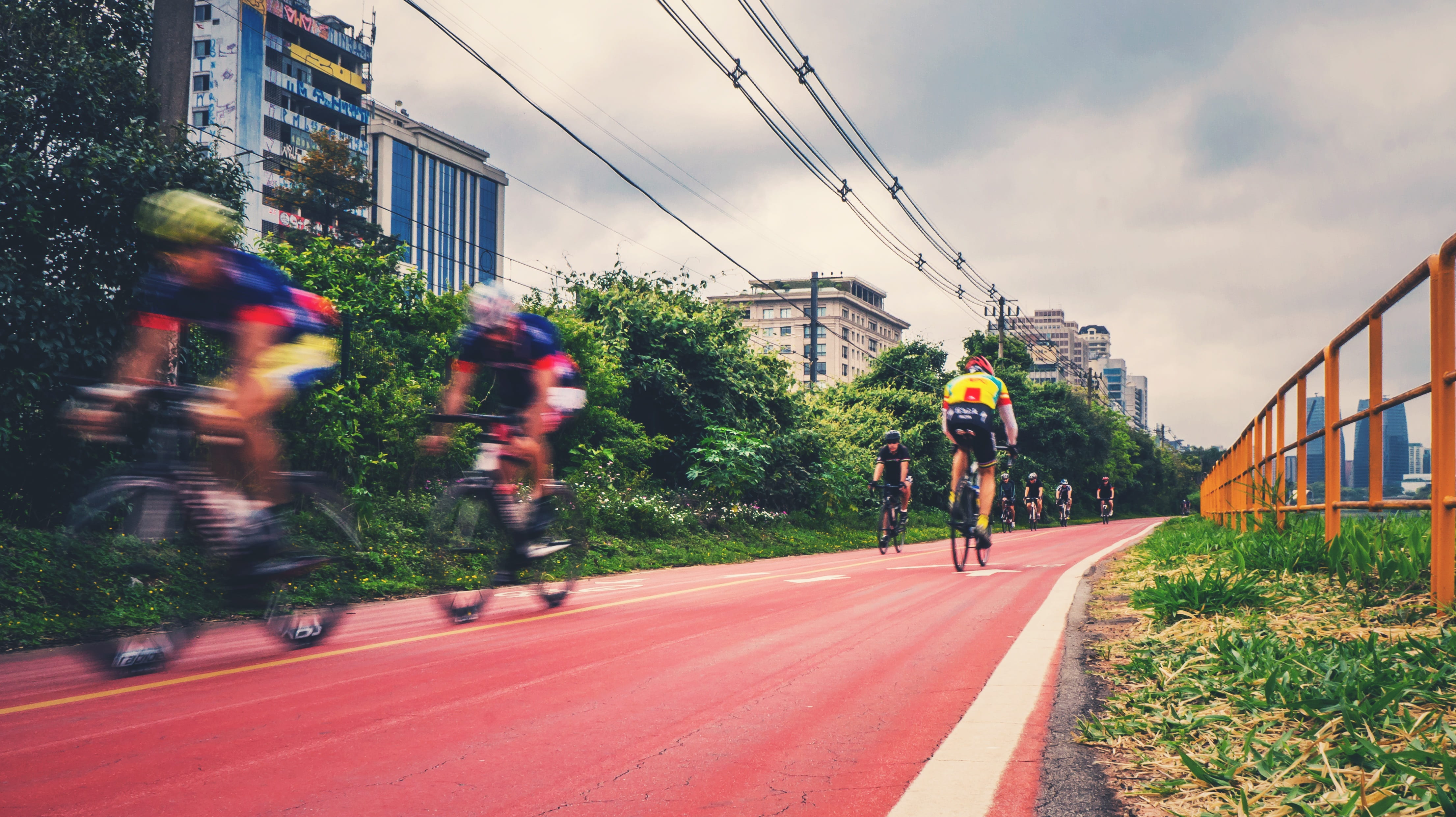 signaling, sky, motion, lifestyles, men, real people, transportation, bicycle, two wheels, city, speed, nature, person, group of people, blurred motion, HD Wallpaper