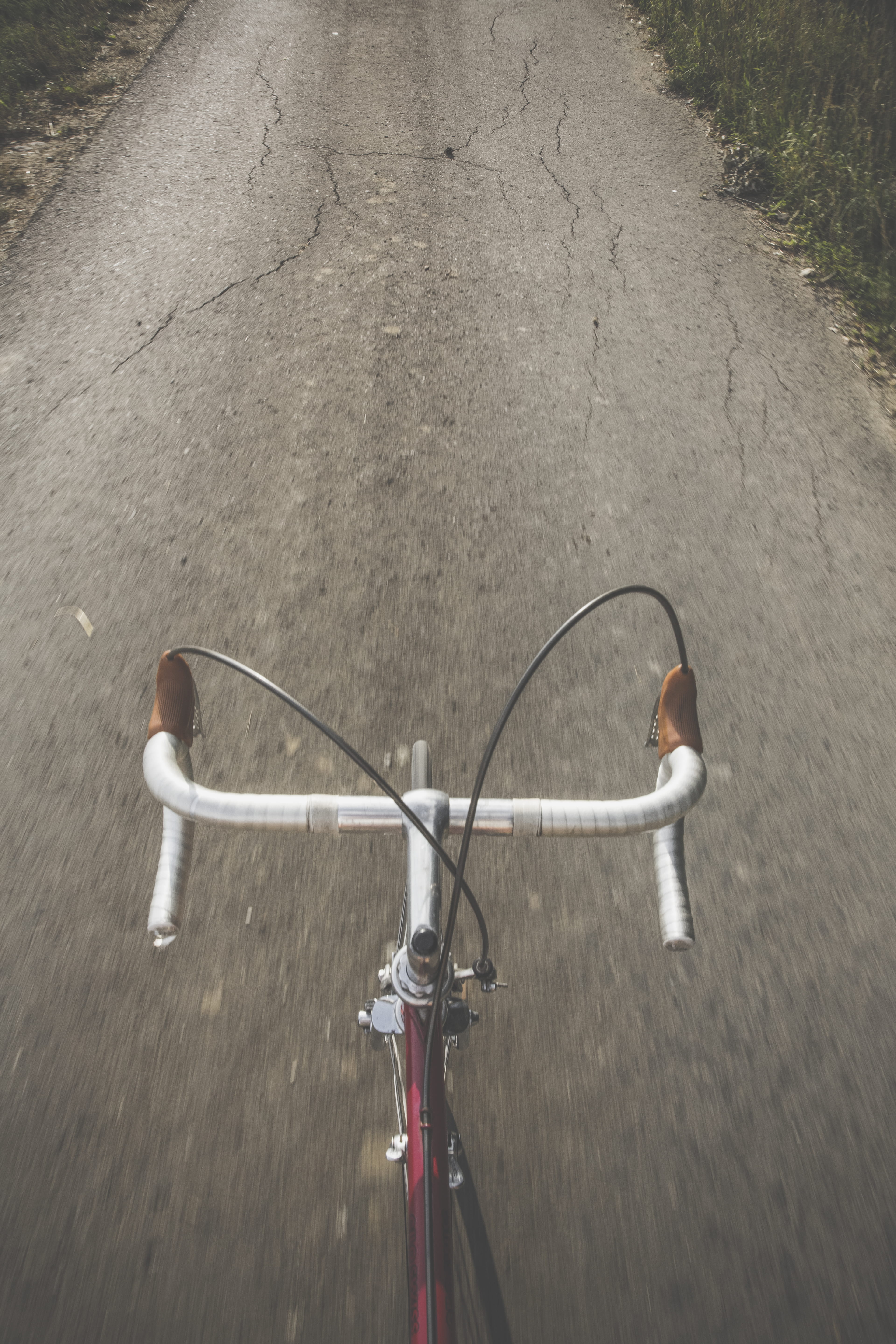 transportation, sport, one person, grass, track, outdoors, road, 5K, gray, journey, handlebar, red, bike, day, nature, high angle view, bike path, youngtimer, Phone HD Wallpaper