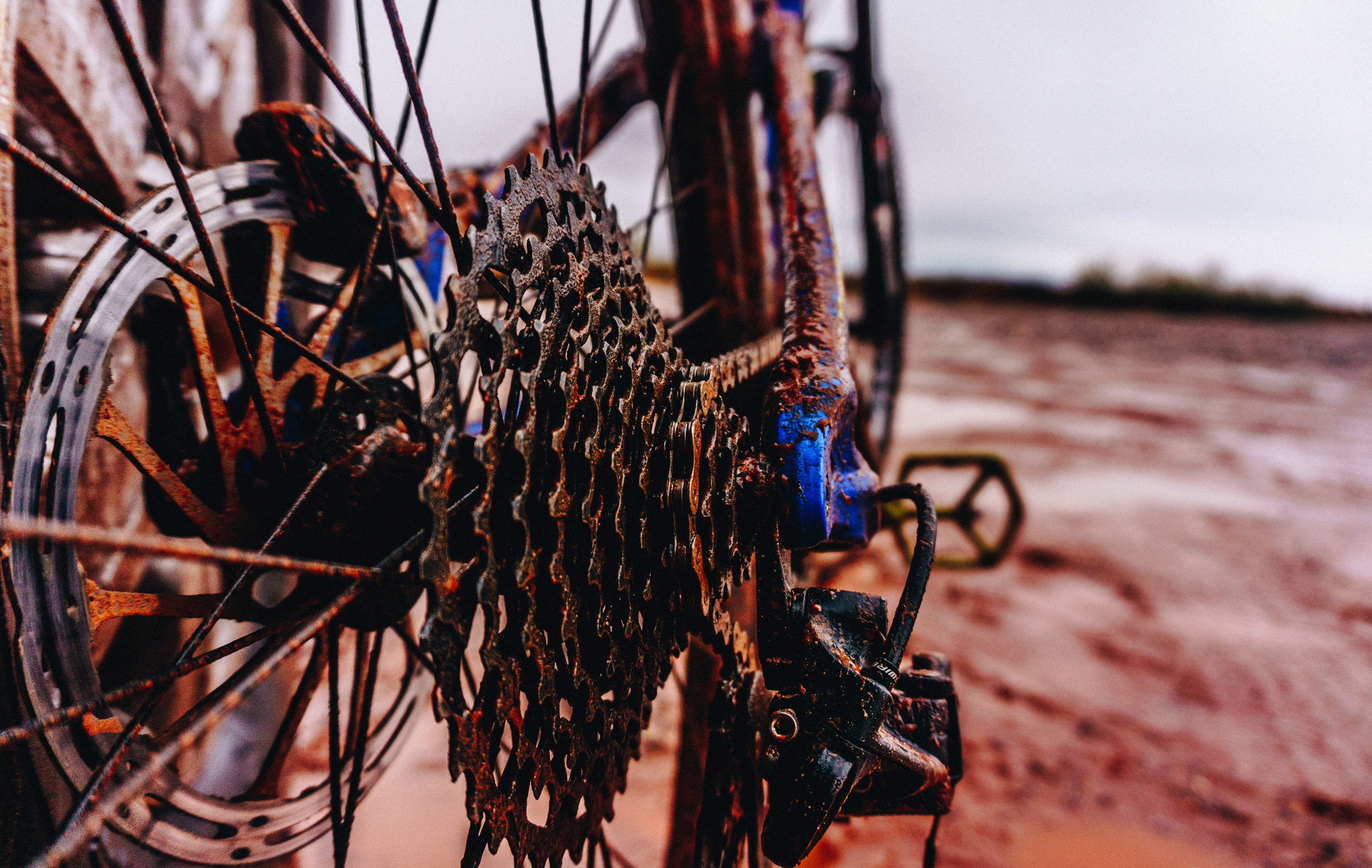 redrock, transportation, rusty, stationary, spoke, luck, st. george, selective focus, parts, focus on foreground, mud, close-up, wheel, bicycle, outdoors, HD Wallpaper
