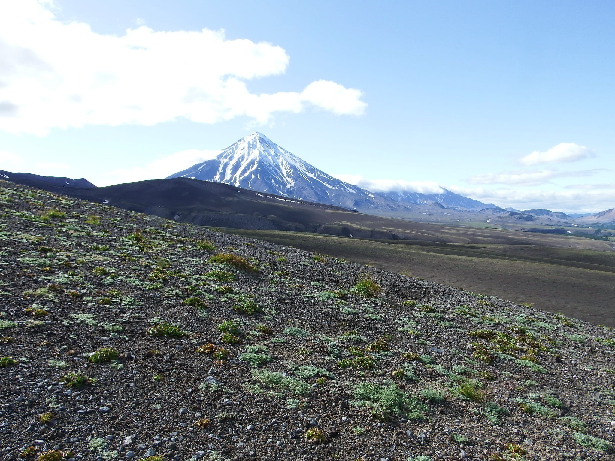 snowcapped mountain, no people, land, non-urban scene, idyllic, sand, 1080P, mountain, kamchatka, volcanic crater, stones, sky, outdoors, open space, day, HD Wallpaper