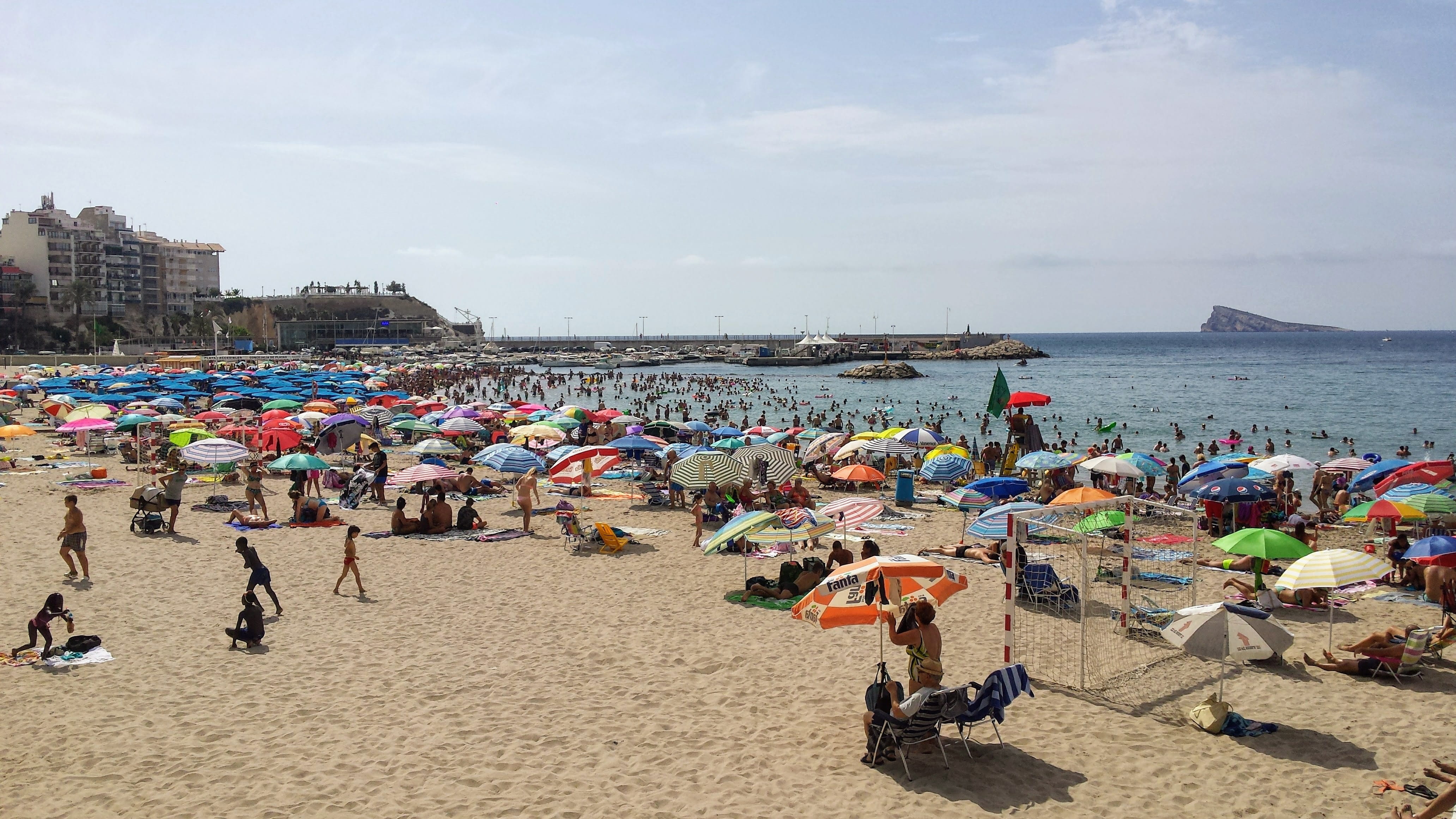 sky, cloud - sky, group of people, large group of people, land, umbrella, nature, swimming, summer, day, hustle and bustle, vacations, leisure activity, HD Wallpaper