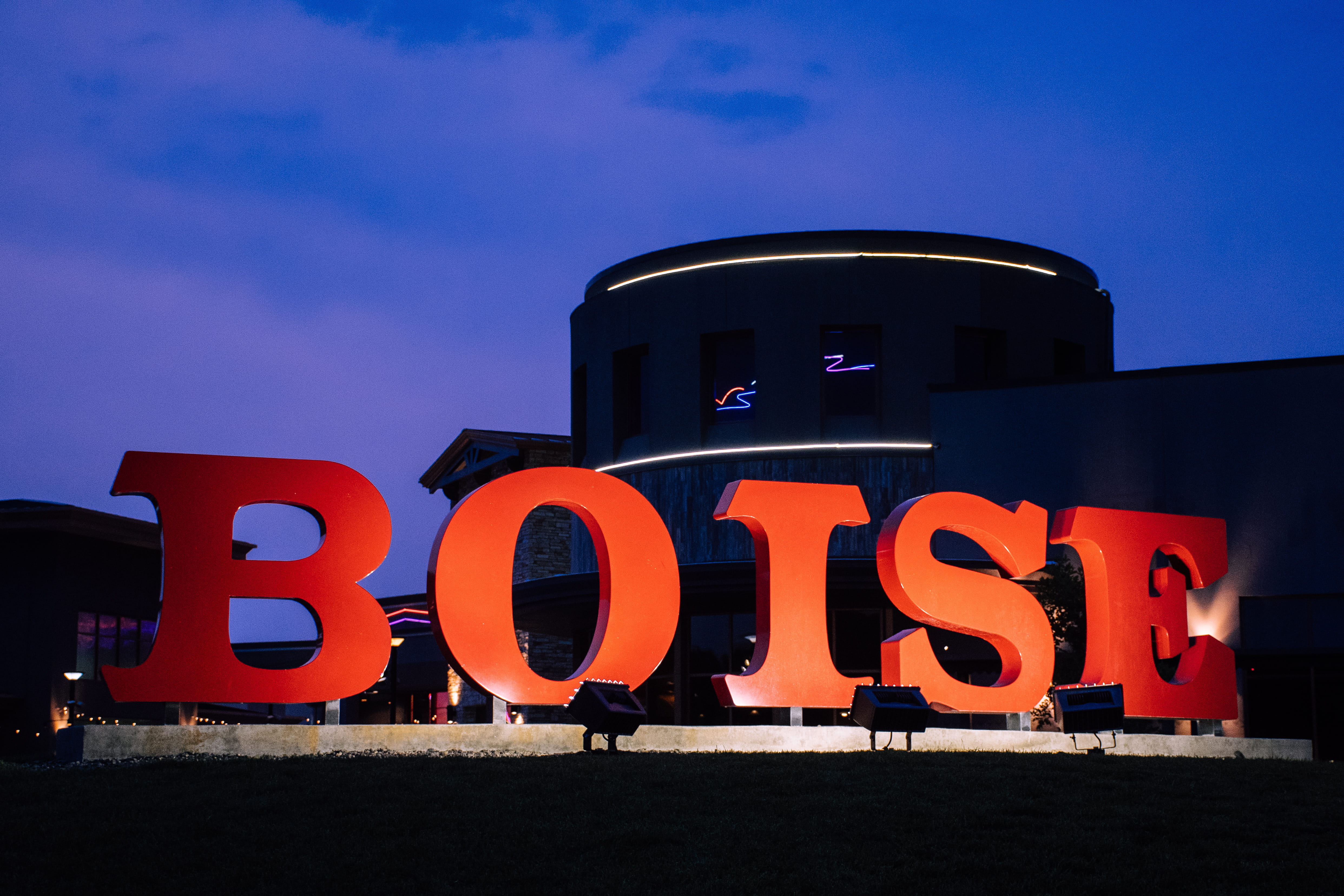 design, information, conceptual, signage, sky, boise, signalise, symbol, illustration, 4K, market, illuminated, lighting equipment, built structure, blue, HD Wallpaper