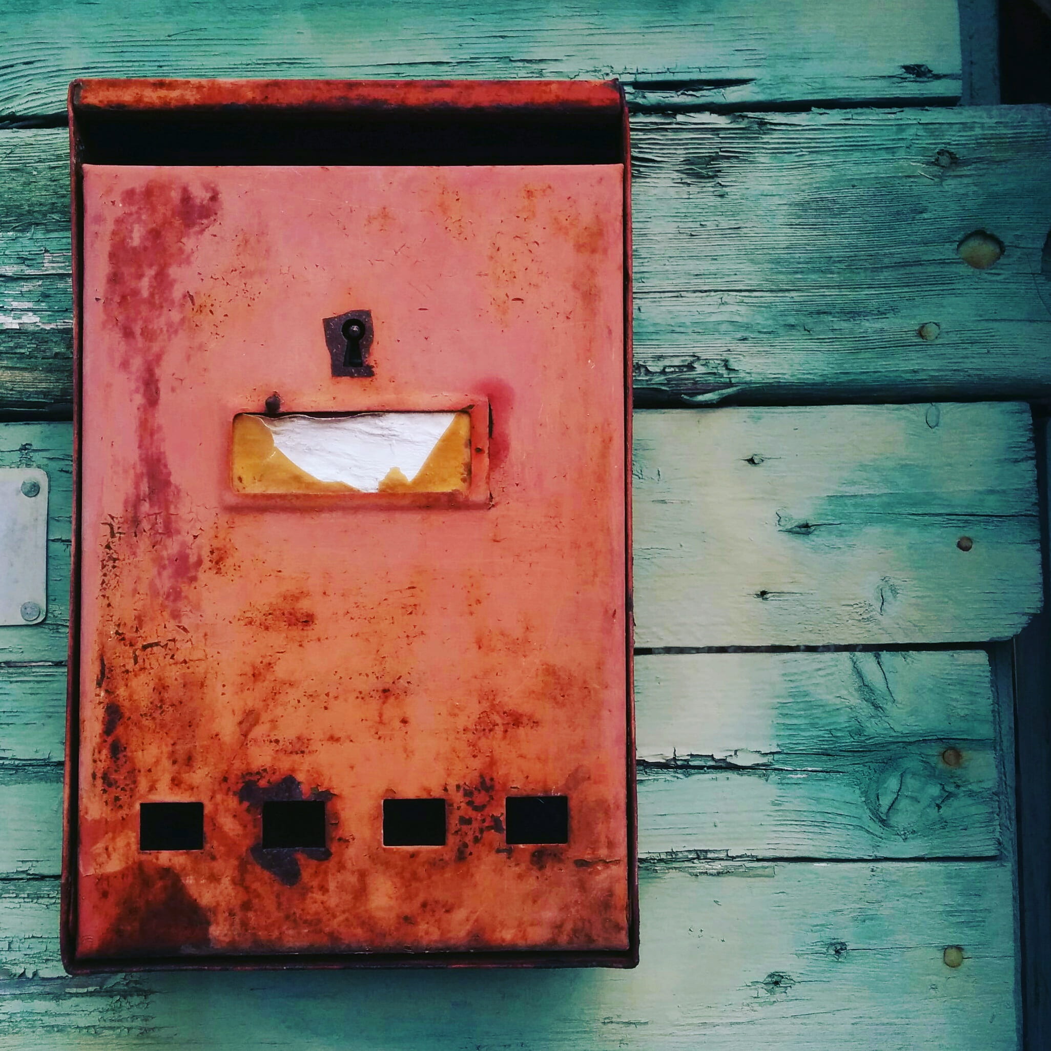 wood - material, croatia, green, outdoors, safety, 1080P, built structure, red, wood, day, mailbox, no people, door, wooden, bright, protection, aged, Phone HD Wallpaper