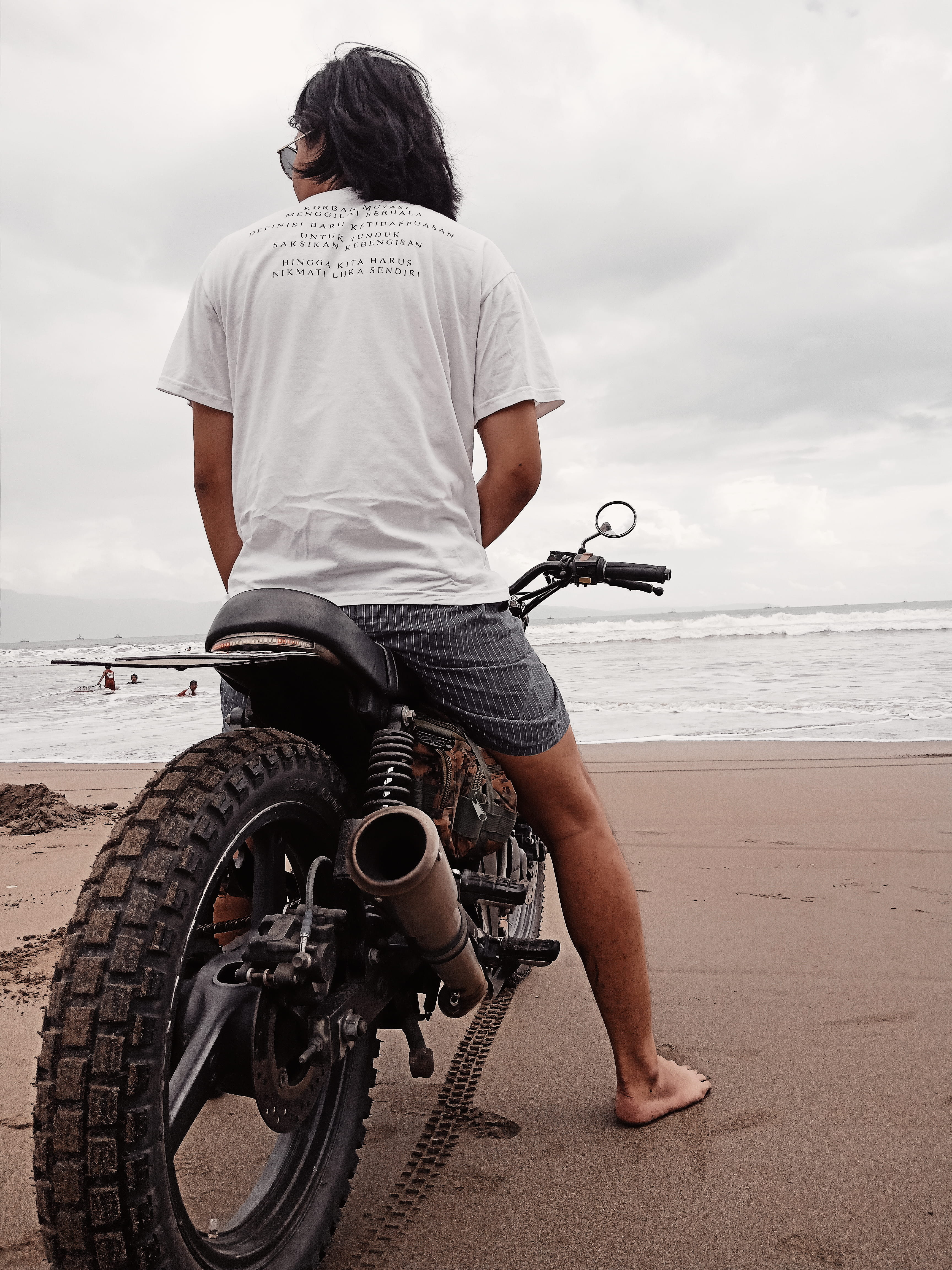 tire, motorcycle, indonesia, sky, vehicle, ocean, full length, spoke, machine, sand, real people, rear view, clothing, horizon over water, day, water, human, Phone HD Wallpaper