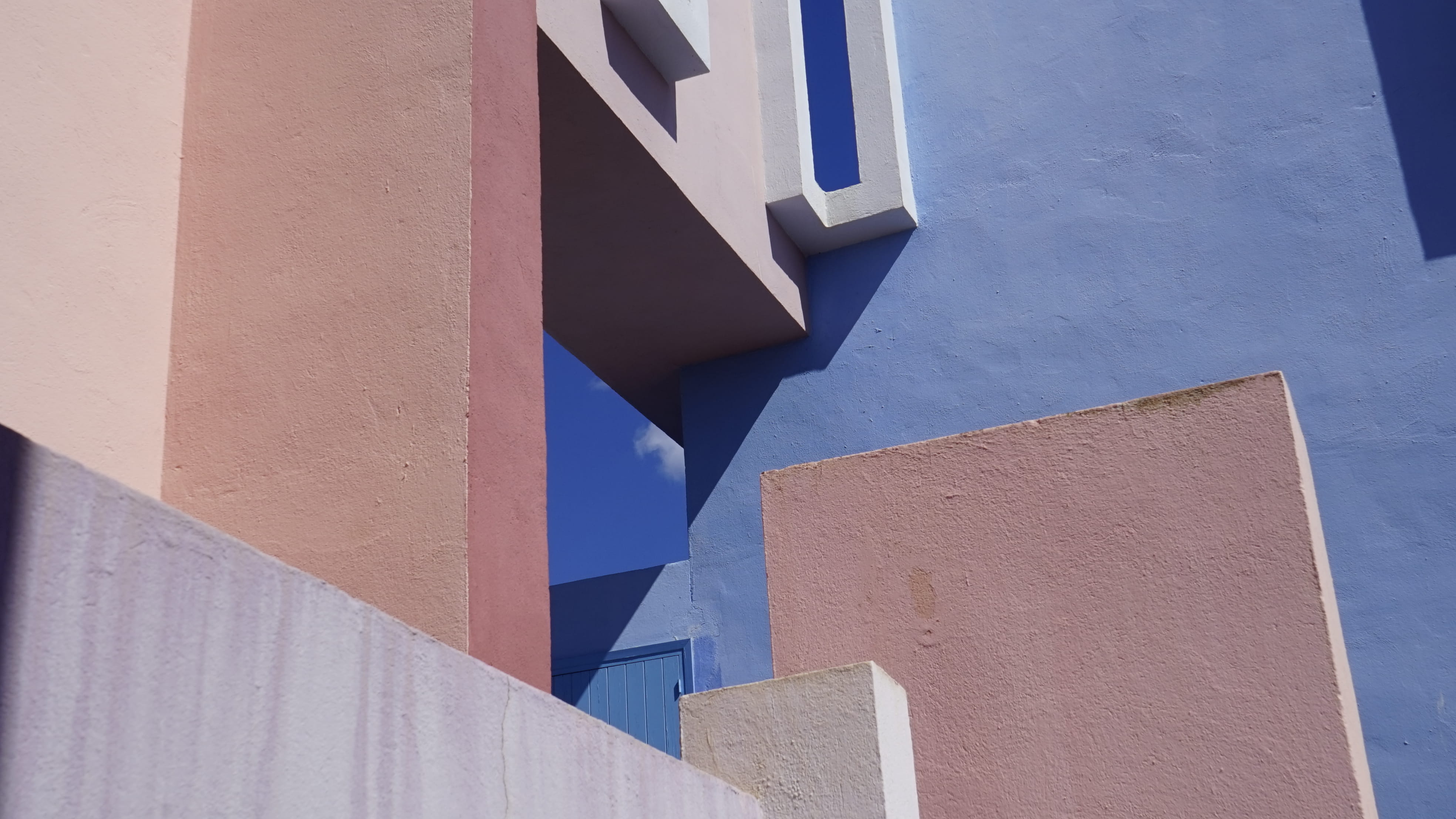 wall, shape, housing, nature, concrete, window, 4K, pattern, low angle view, full frame, steeple, spire, no people, white color, triangle, floor, building exterior, HD Wallpaper