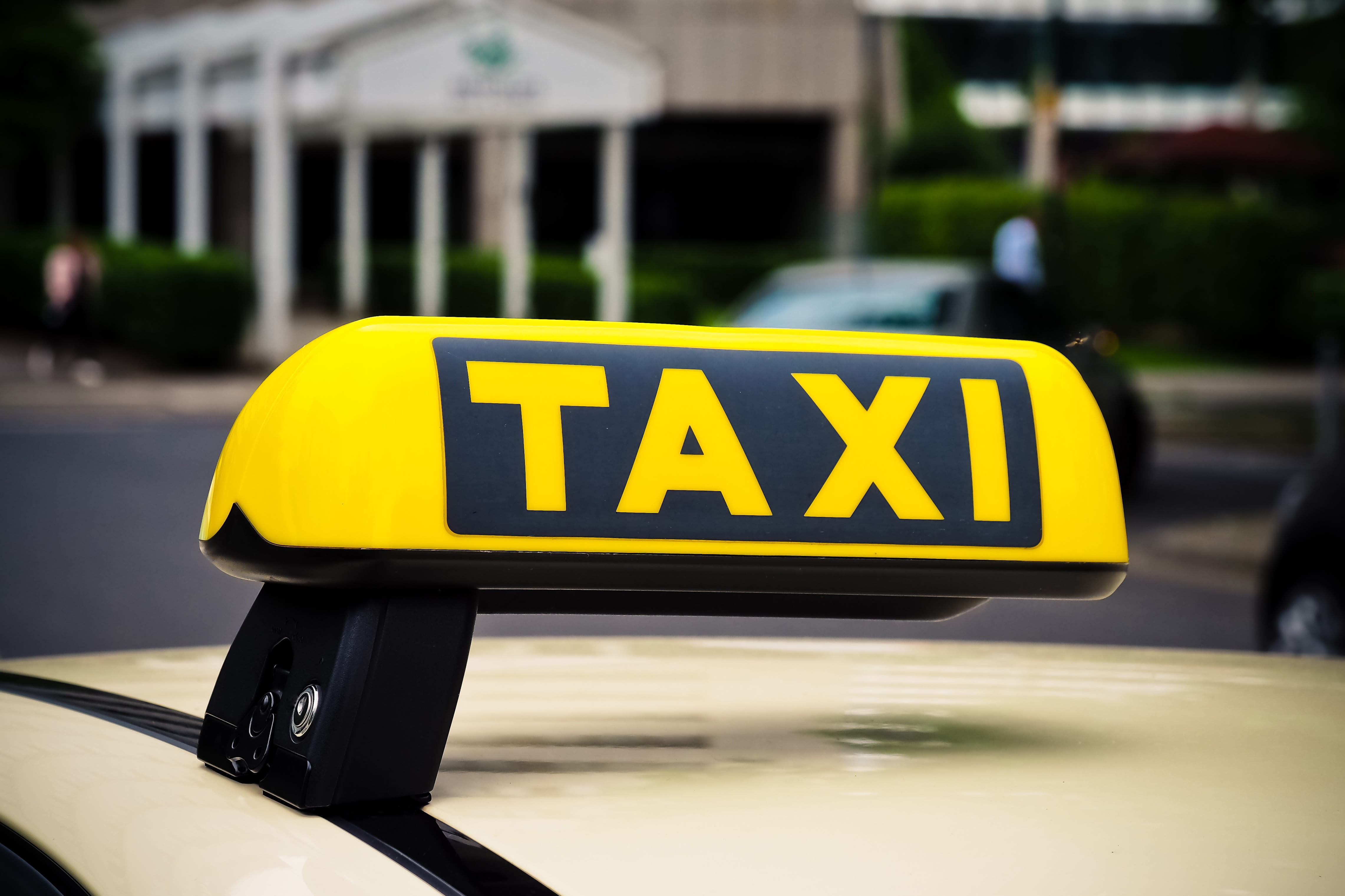 vehicle, city, note, sign, mode of transportation, day, auto, text, taxi, communication, automotive, capital letter, western script, passenger transport, HD Wallpaper