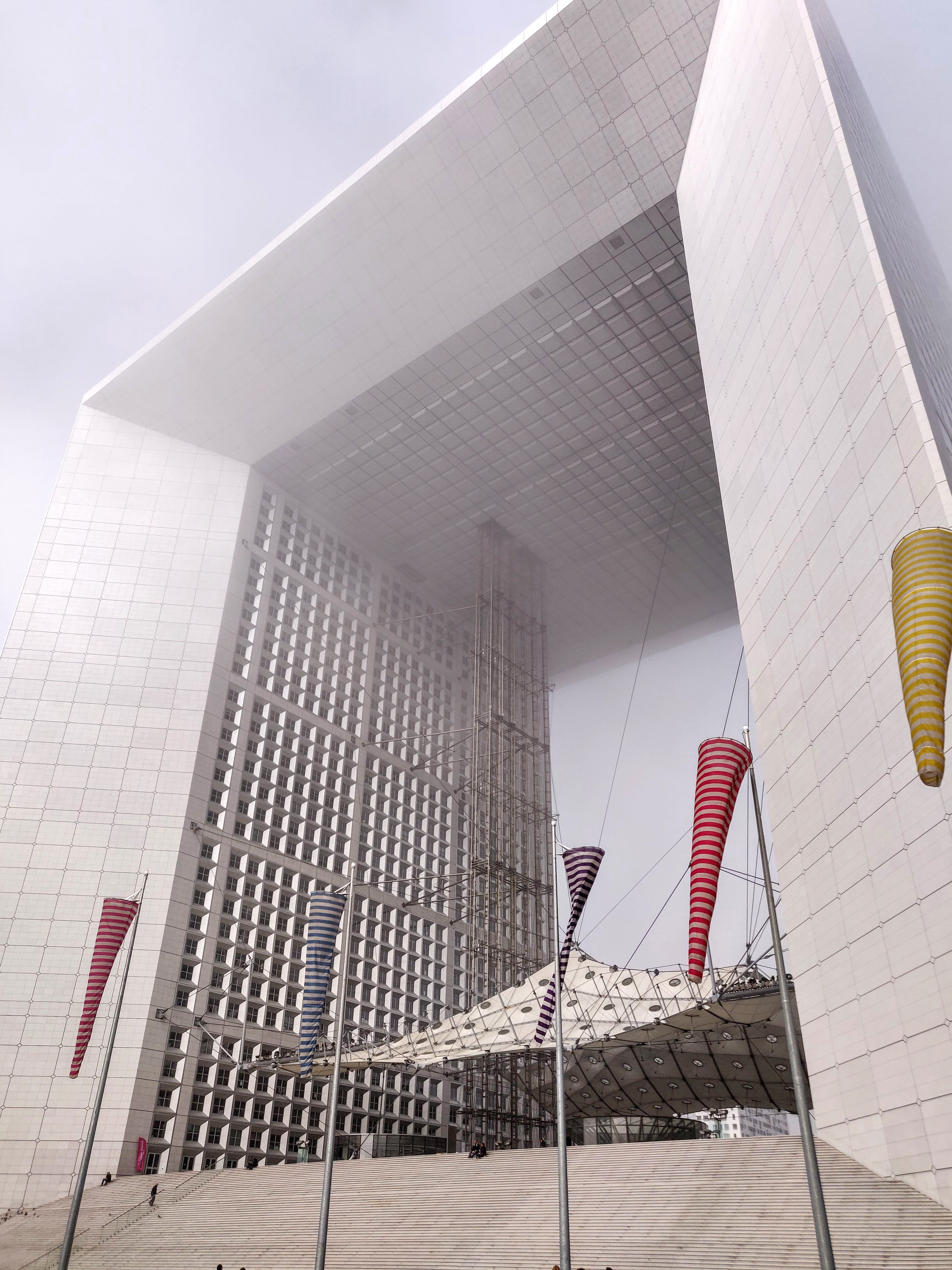 modern, arche, building, office, tower, convention center, day, high rise, downtown, sky, low angle view, metropolis, town, france, 2 tunnel de nanterre-la défense, Phone HD Wallpaper