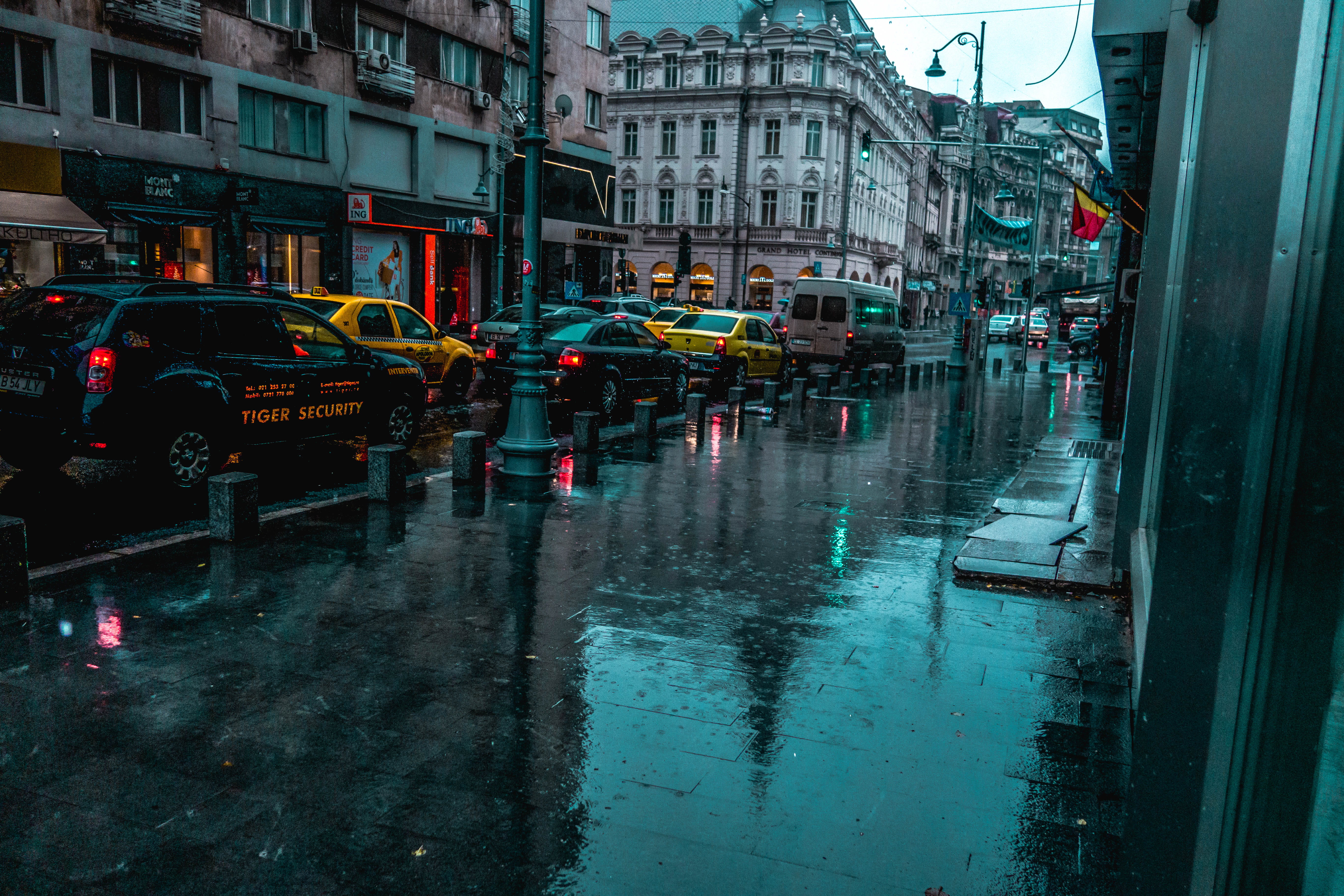 rainy season, cars, concrete, buildings, building, rain, light, daylight, pavement, near, wet, mode of transportation, canal, city, monsoon, road, automobile, HD Wallpaper
