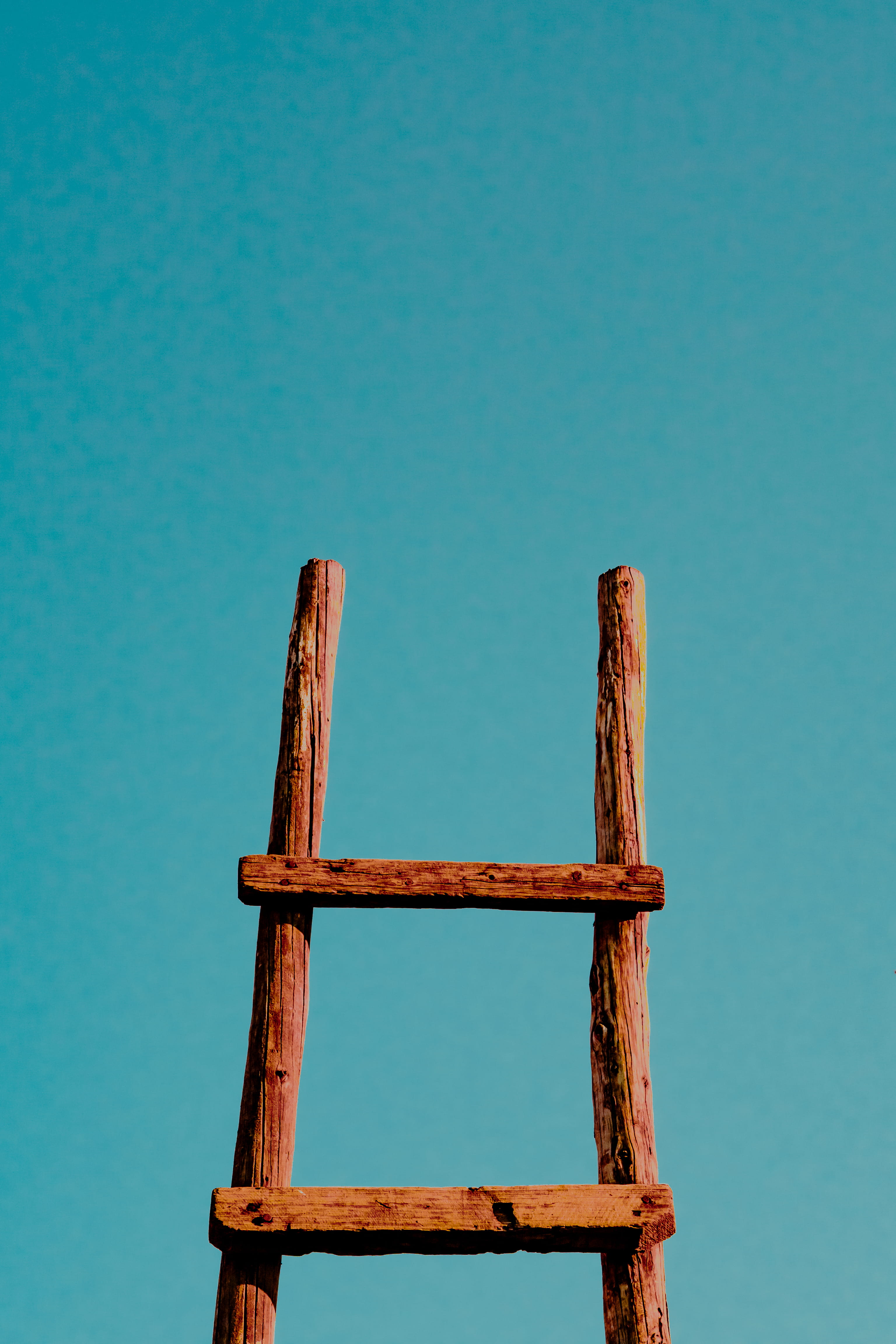 red sky, adventure, no people, water, blue, wooden post, security, wire, sky, copy space, turquoise colored, close-up, symbol, seagull, dawn, 4K, clear sky, Phone HD Wallpaper