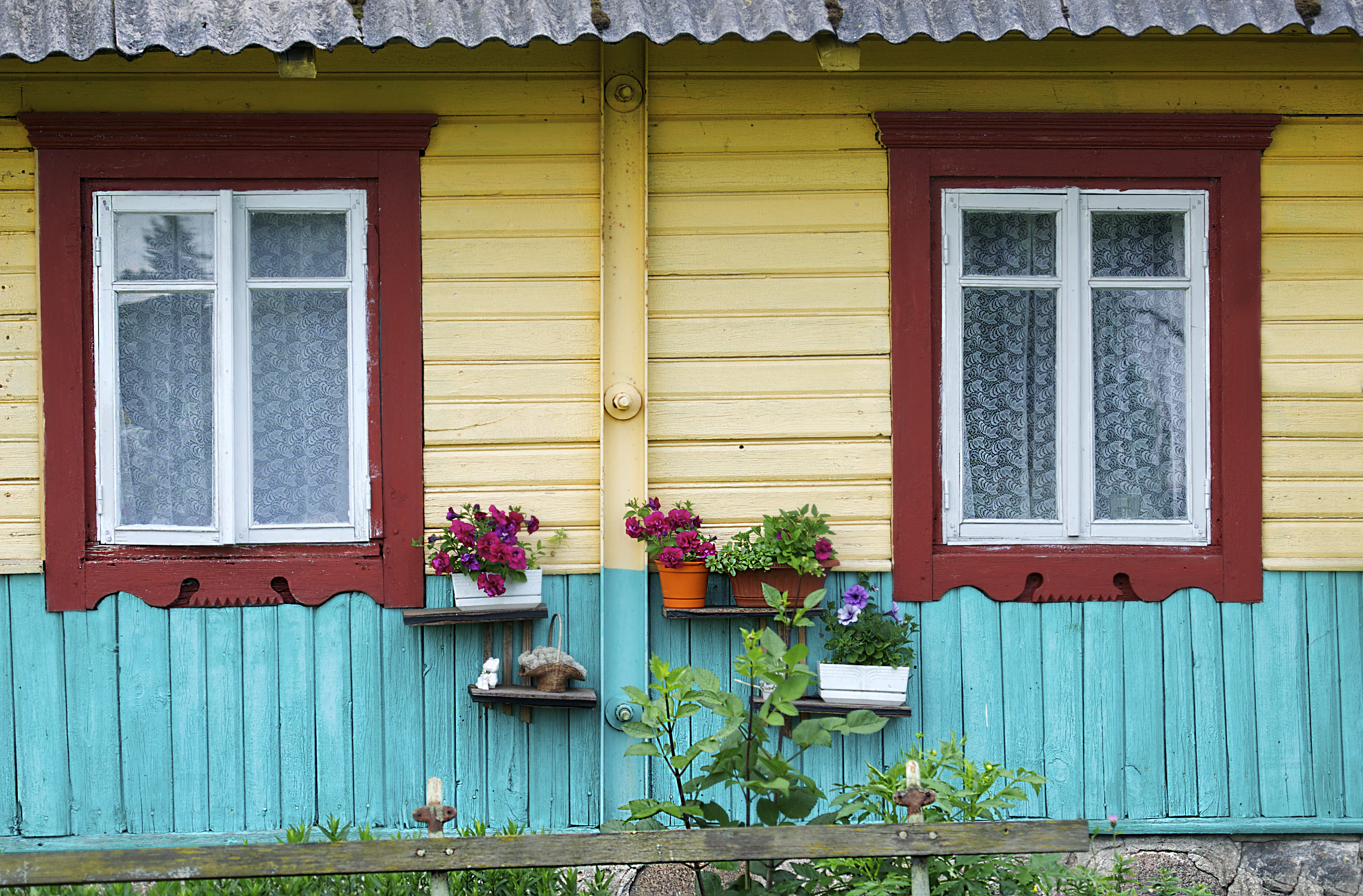 wall, closed, house, wood - material, walkway, building, military, window frame, wood, potted plant, flowering plant, nature, geranium, path, building exterior, HD Wallpaper