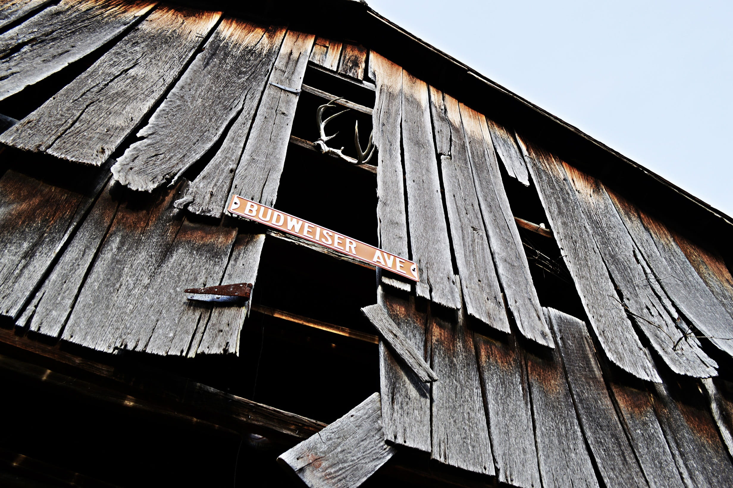 Ave, abandoned, building exterior, nature, ruined, Budweiser, old, low angle view, sky, house, wood - material, across the country, budweiser ave, clear sky, HD Wallpaper