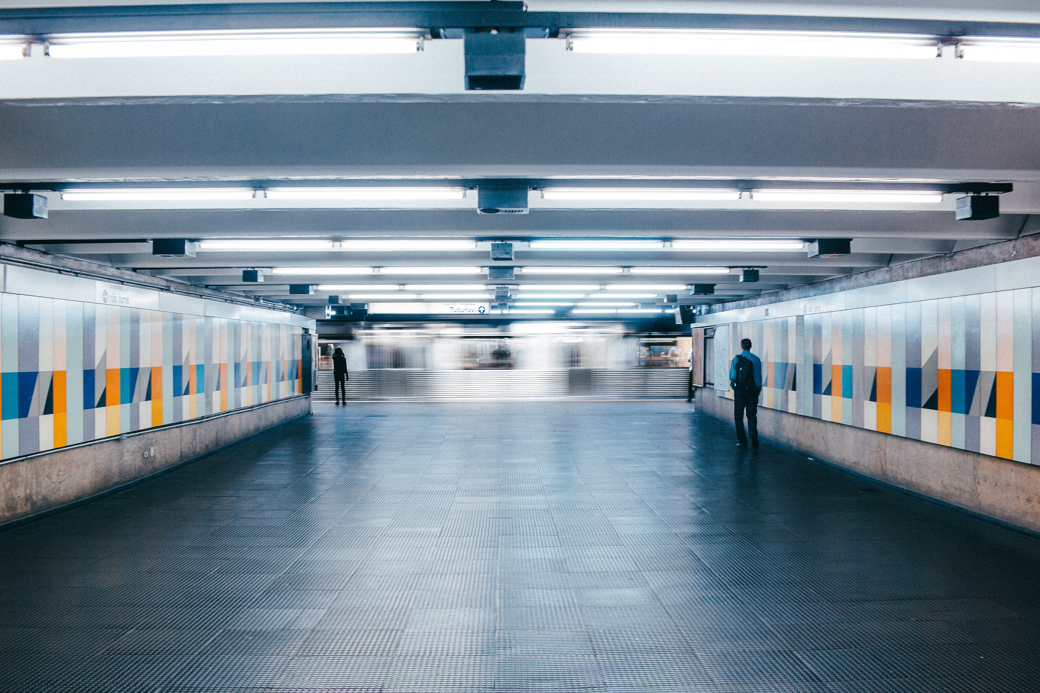 subway system, architectural column, station, incidental people, technology, 2K, blur, subway train, public transportation, rail transportation, architecture, HD Wallpaper