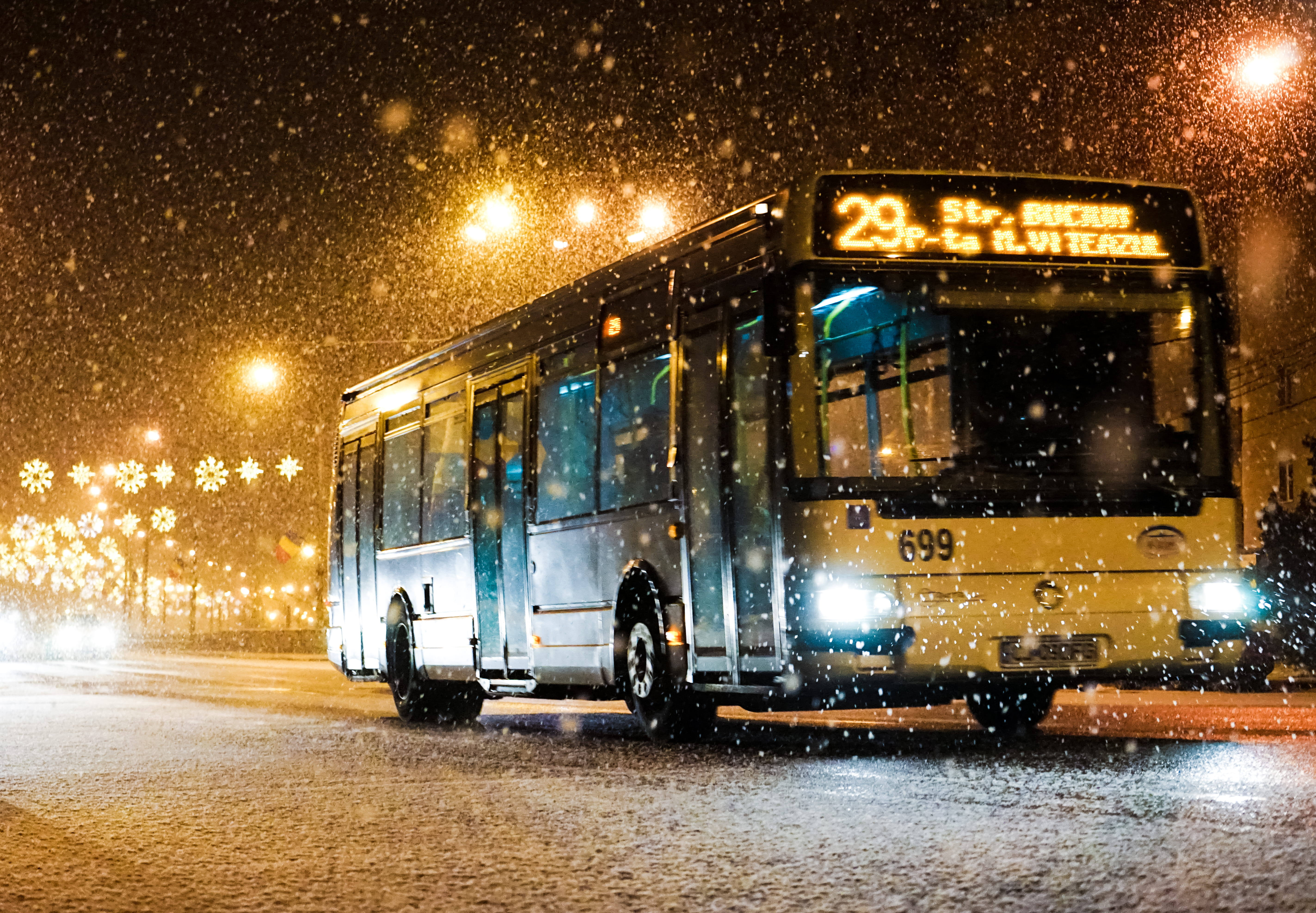 bus, architecture, city, road, motion, land vehicle, 5K, outdoors, thru, street, illuminated, rainy season, driving, snowing, night, snow, white, nighttime, HD Wallpaper