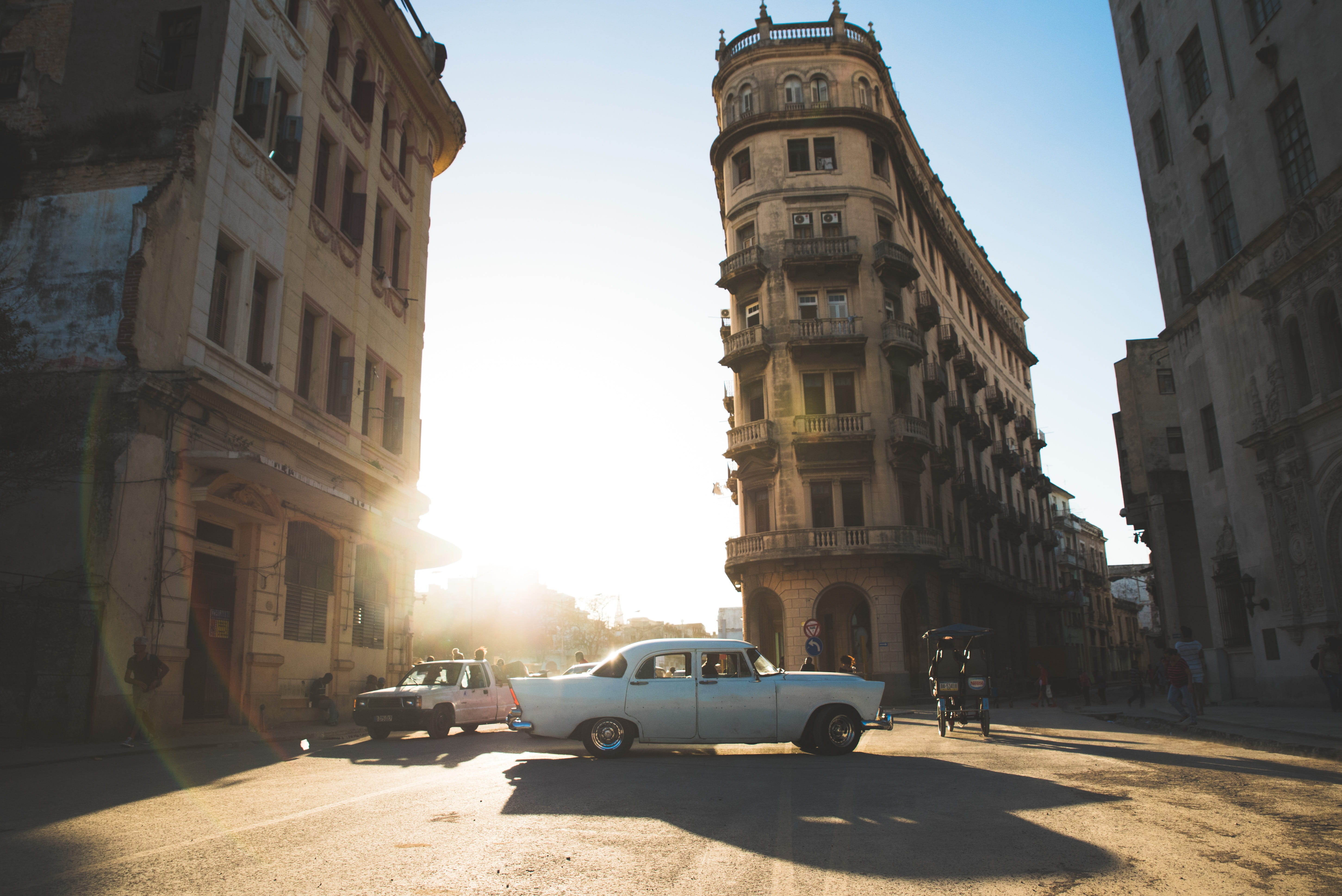 travel, light, bright, motor vehicle, town, 5K, mode of transportation, sunrise, cityscape, day, nature, road, sun, city, tower, residential district, HD Wallpaper