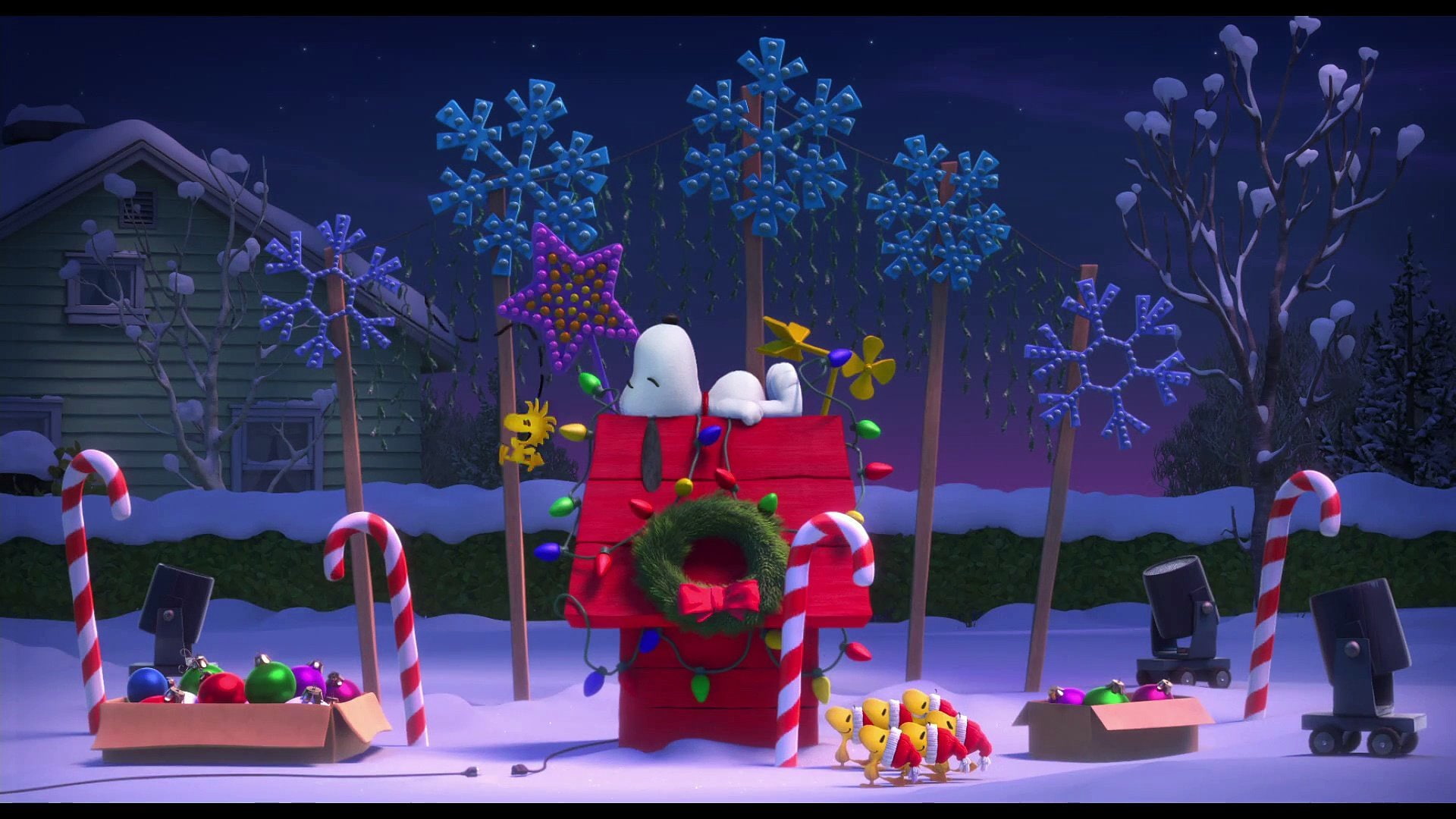decoration, comedy, Snoopy, holiday, Peanuts, representation, christmas, auto post production filter, cgi, animation, celebration, tree, craft, close, movie, HD Wallpaper